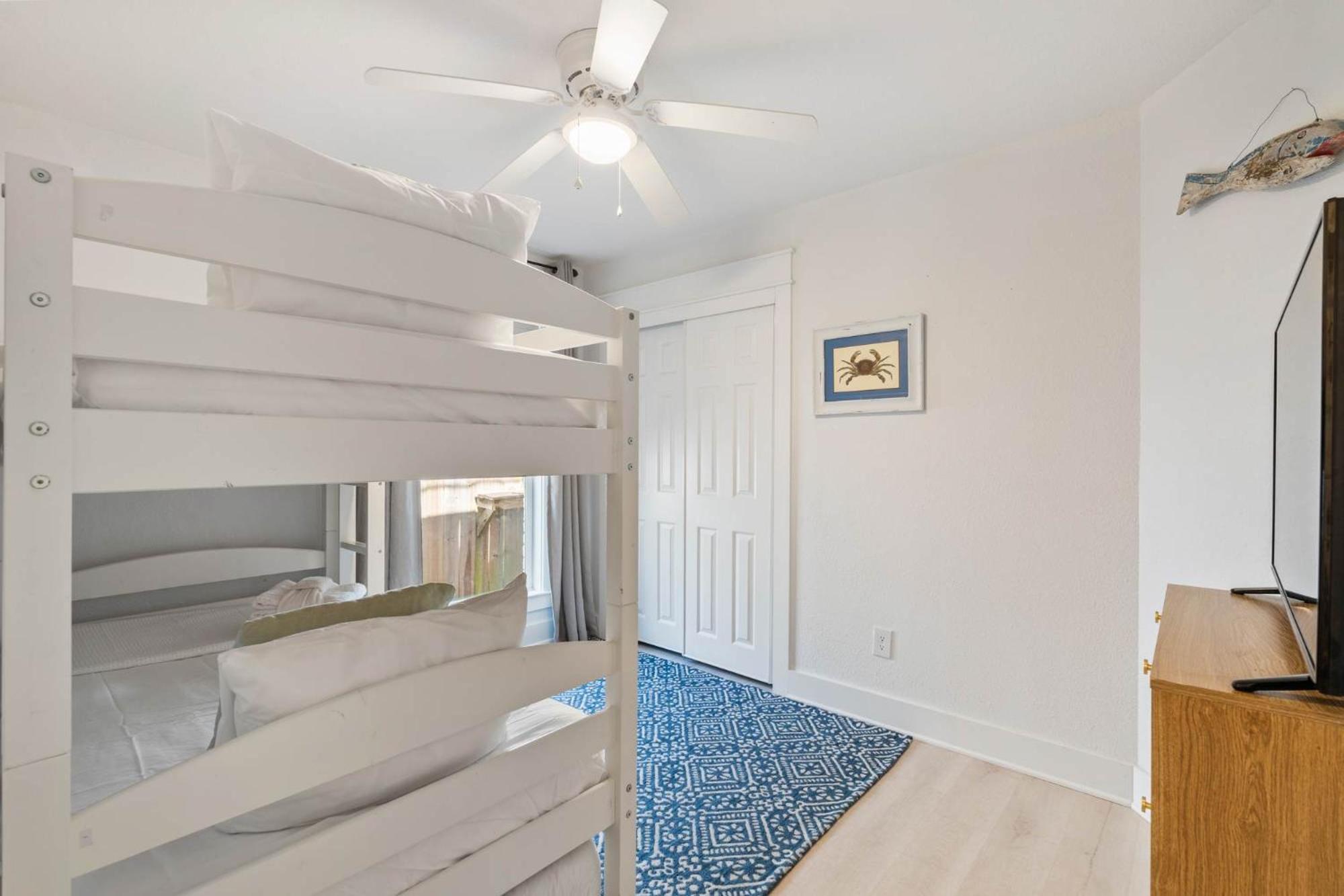 Holiday home Laguna Breeze-pet Friendly, Short Walk To
