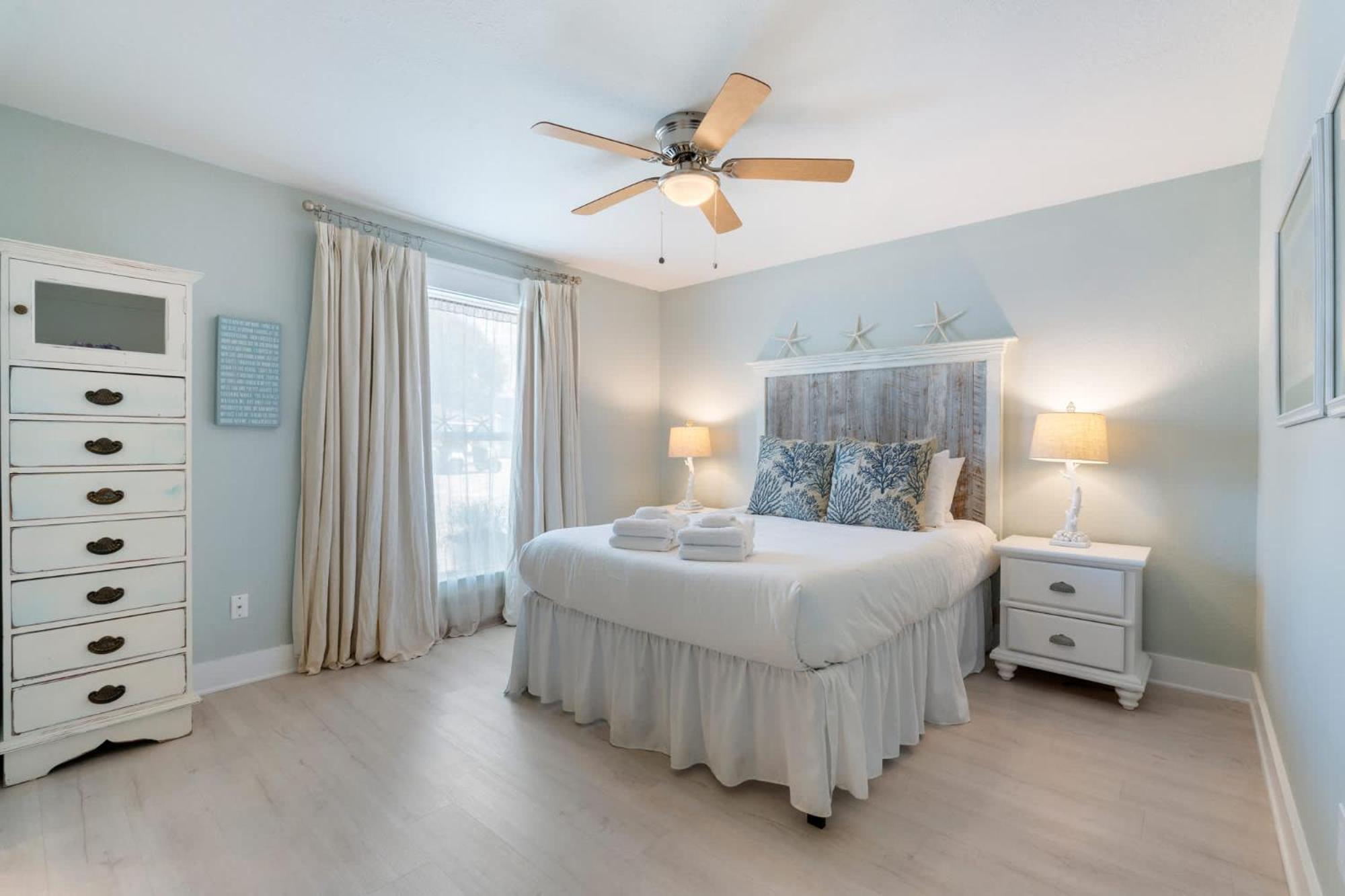 Laguna Breeze-pet Friendly, Short Walk To Holiday home *