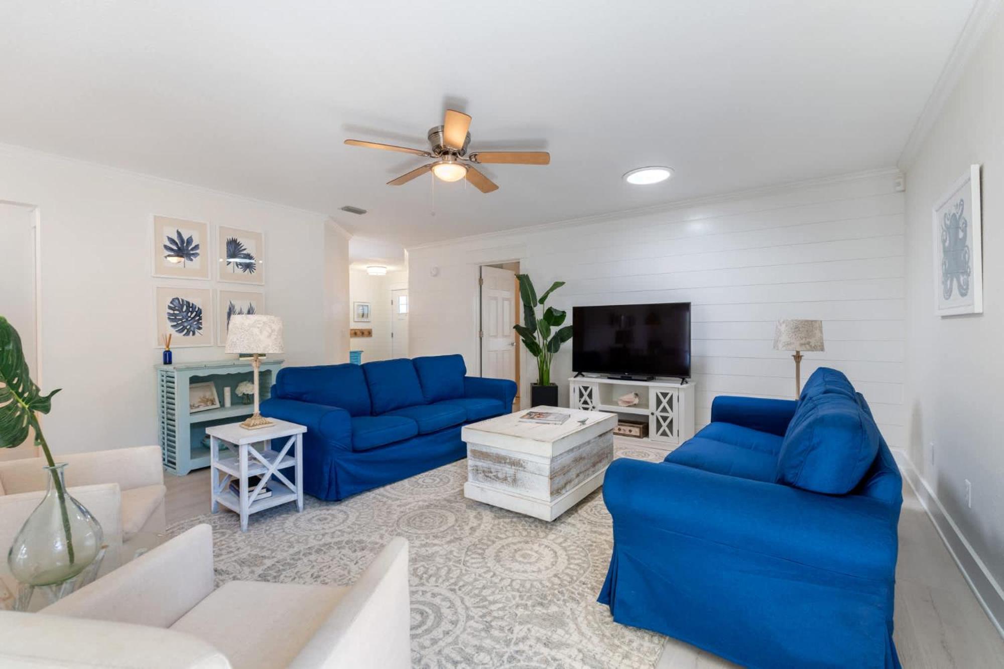 Holiday home Laguna Breeze-pet Friendly, Short Walk To *