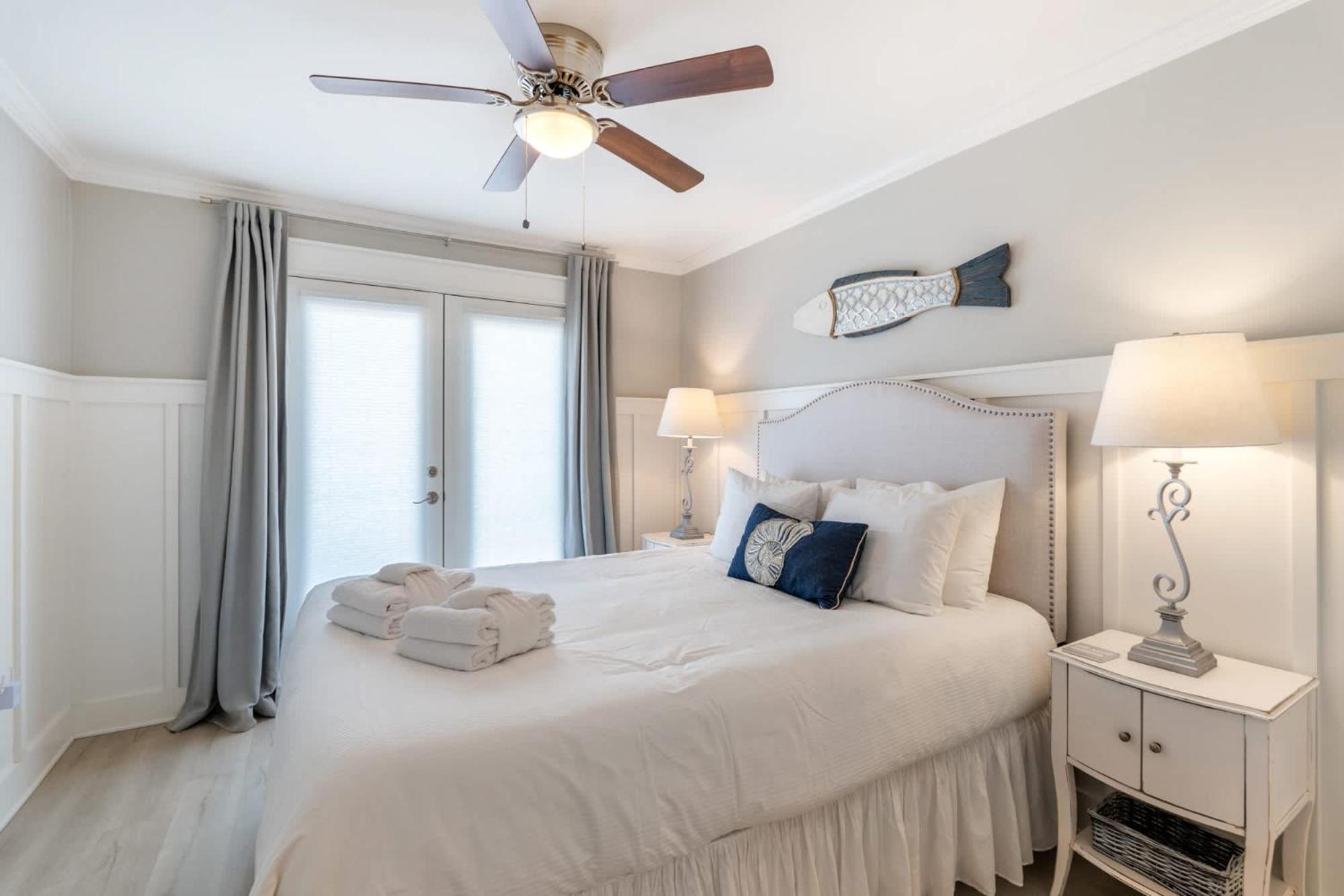 Laguna Breeze-pet Friendly, Short Walk To Holiday home