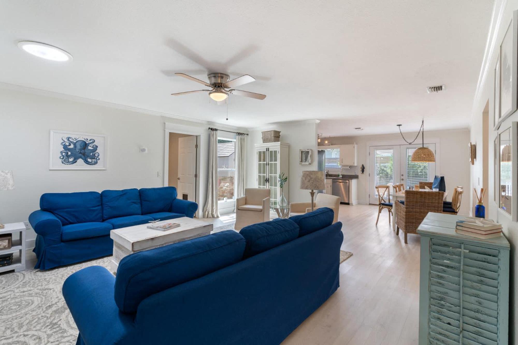 Laguna Breeze-pet Friendly, Short Walk To Holiday home *