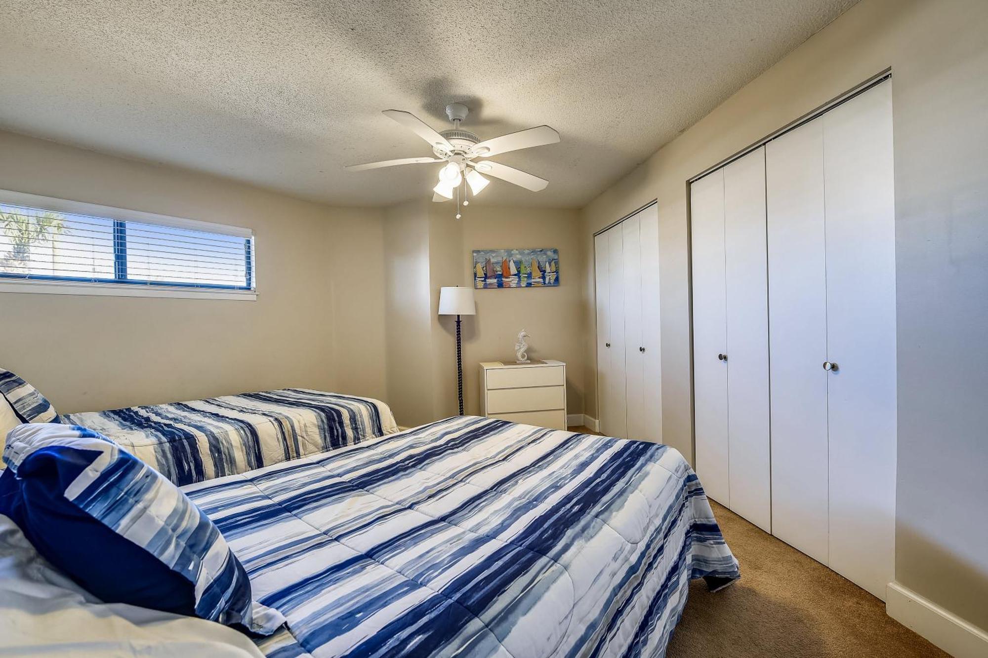 Aquavista #206-w By Book That Holiday home
