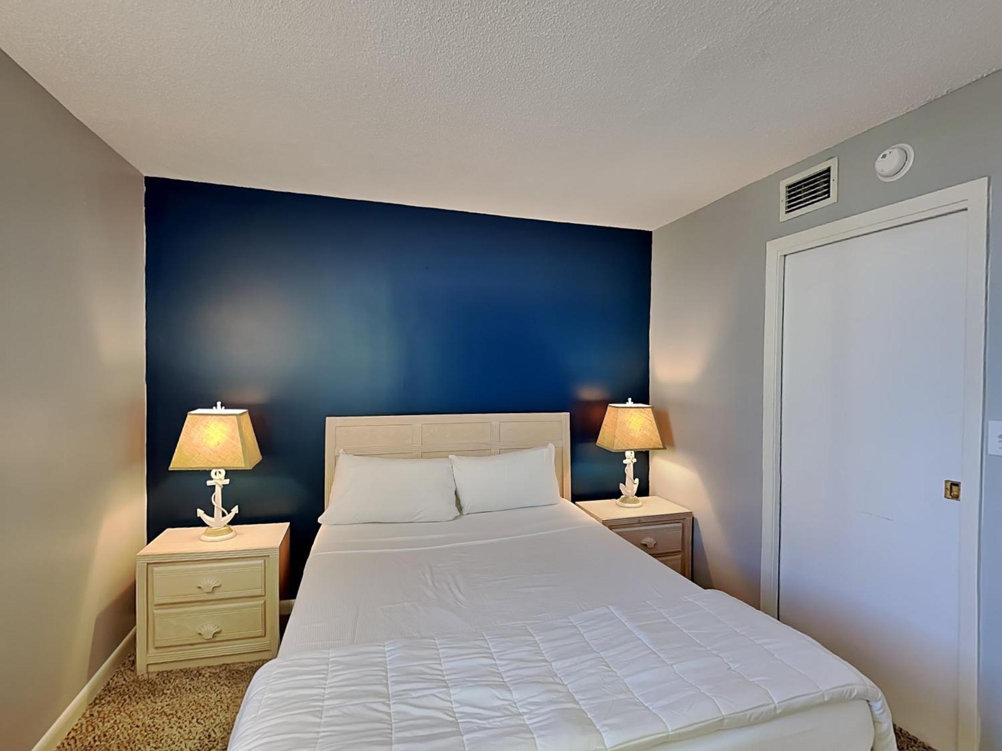 Sunbird 1012 East Apartment *