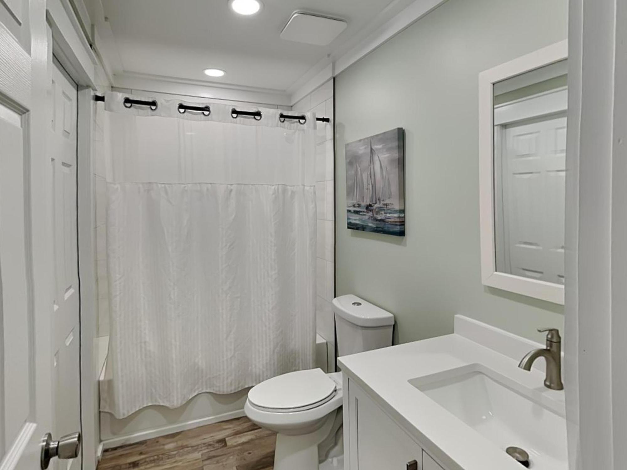Edgewater 909 *