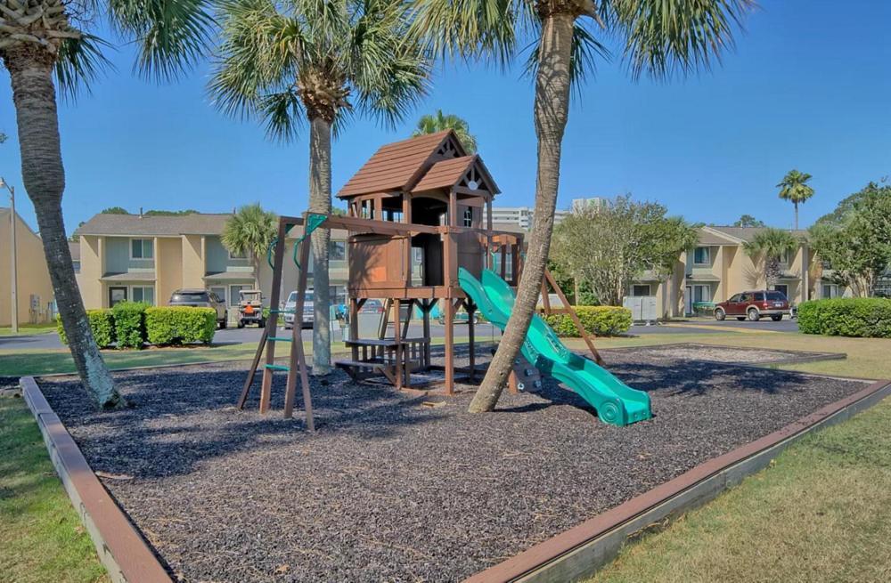 Apartment Pets Free! Fenced! Parking For 2! 11 Pools! Panama City Beach