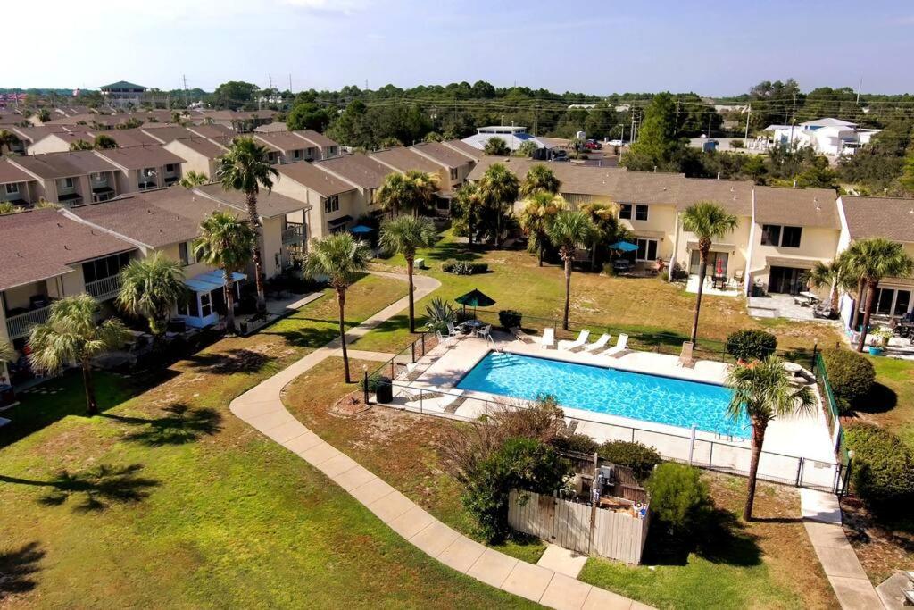 Pets Free! Fenced! Parking For 2! 11 Pools! Panama City Beach