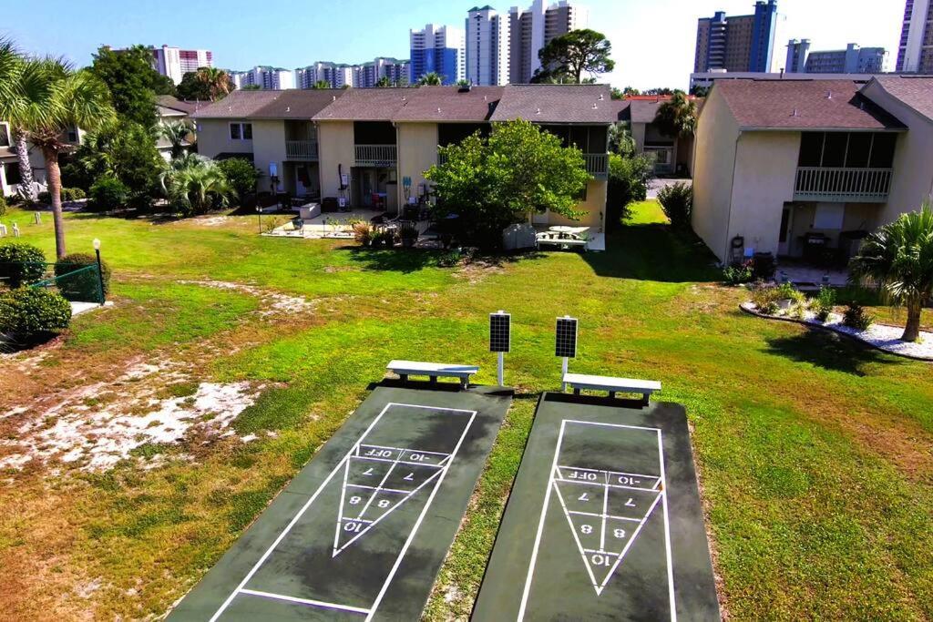Pets Free! Fenced! Parking For 2! 11 Pools! Apartment *