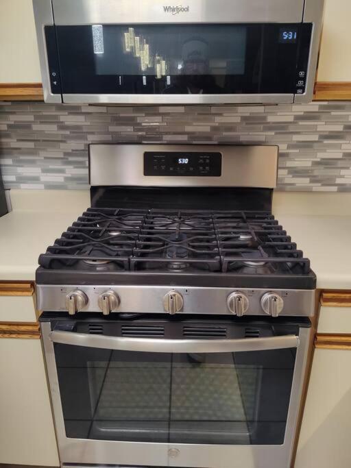 Apartment Pets Free! Fenced! Parking For 2! 11 Pools! Panama City Beach