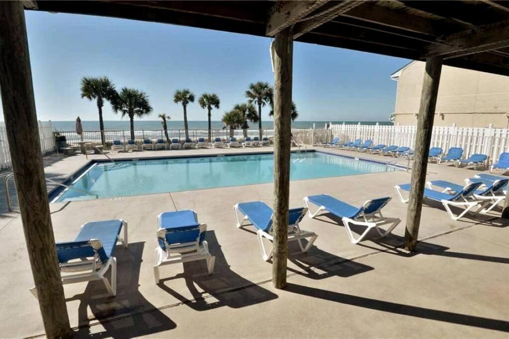 Pets Free! Fenced! Parking For 2! 11 Pools! Panama City Beach