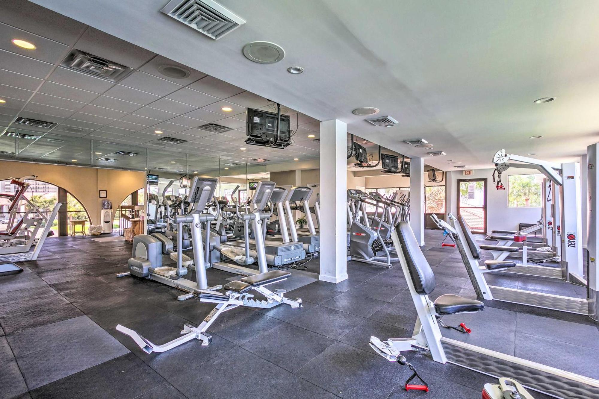 Pool And Trolley Access Pcb Condo! *