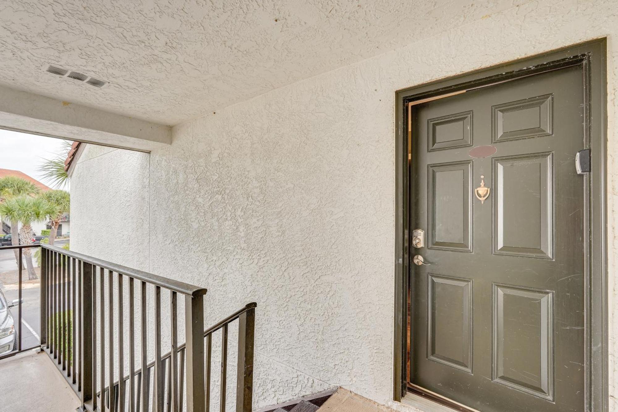 Pool And Trolley Access Pcb Condo! Apartment *