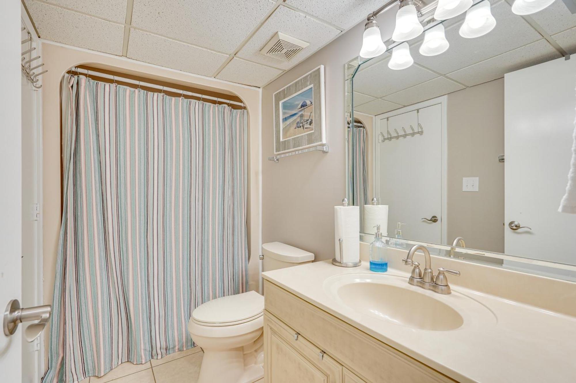 Apartment Pool And Trolley Access Pcb Condo!