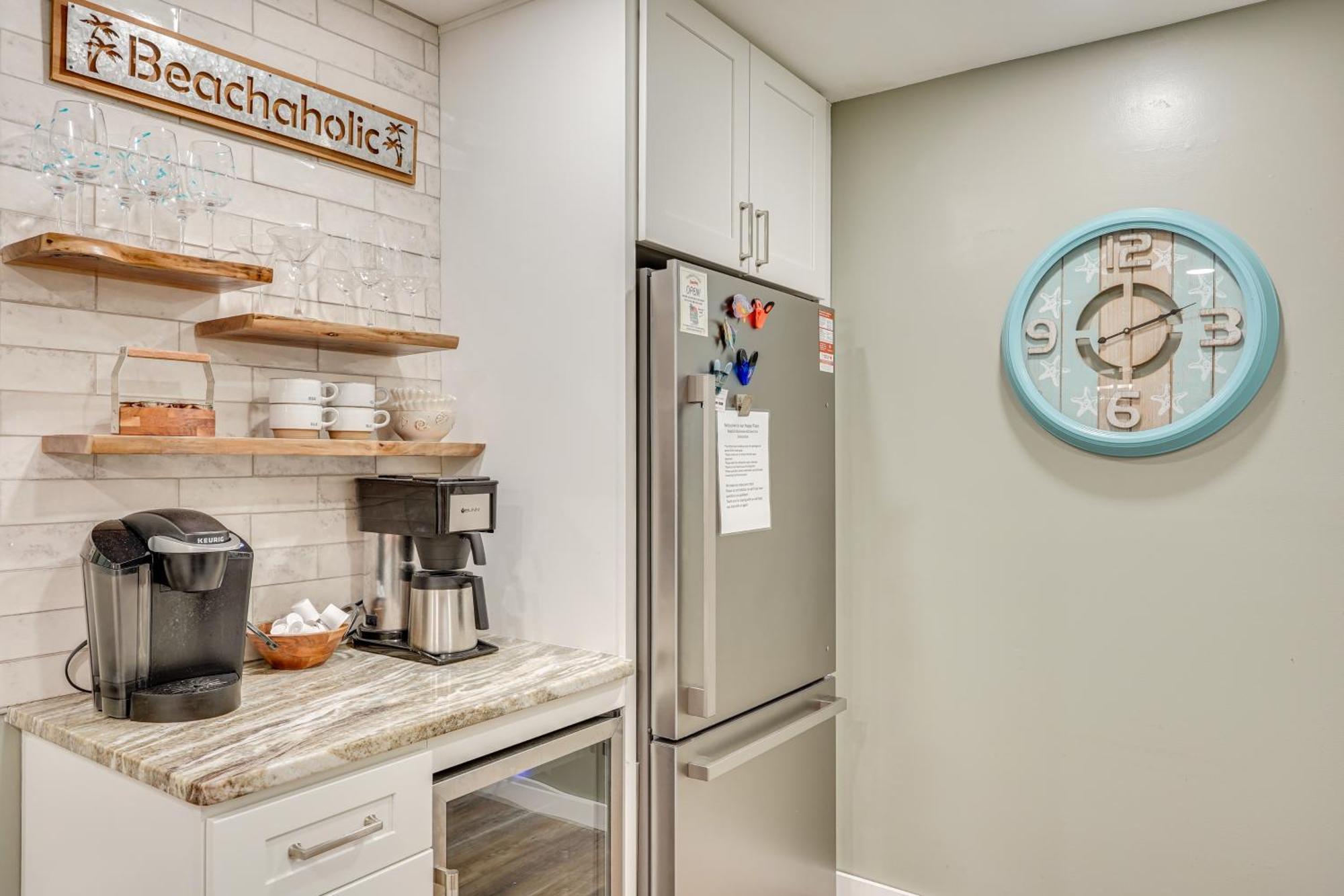 Apartment Pool And Trolley Access Pcb Condo! *