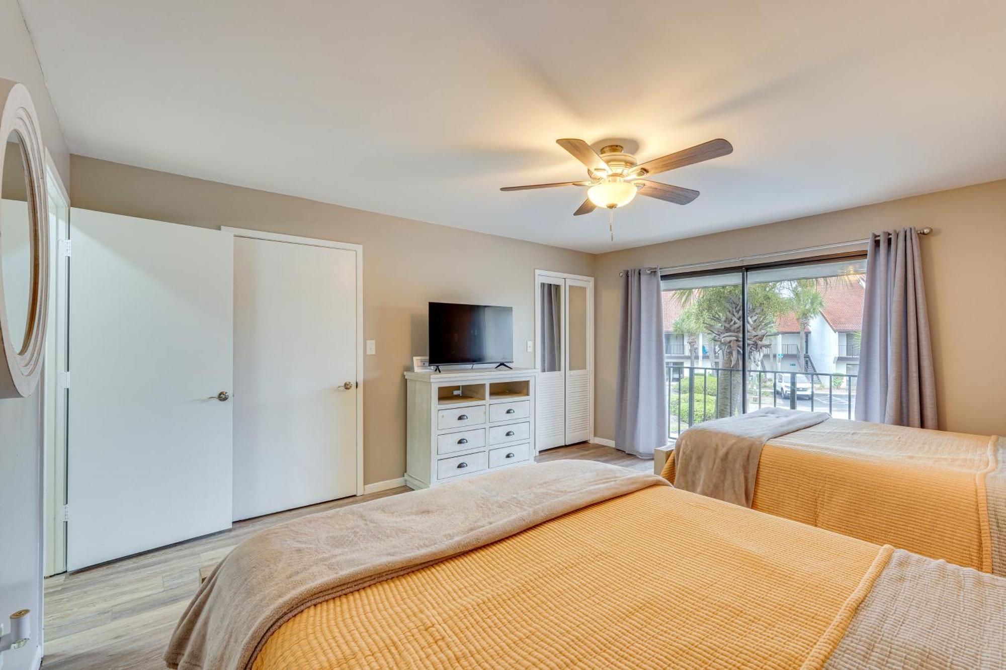 Pool And Trolley Access Pcb Condo! *