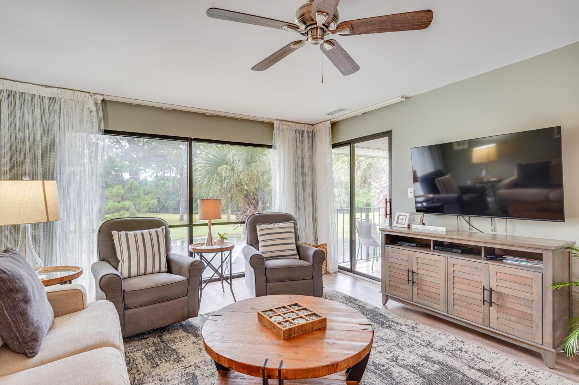 Pool And Trolley Access Pcb Condo! Apartment *