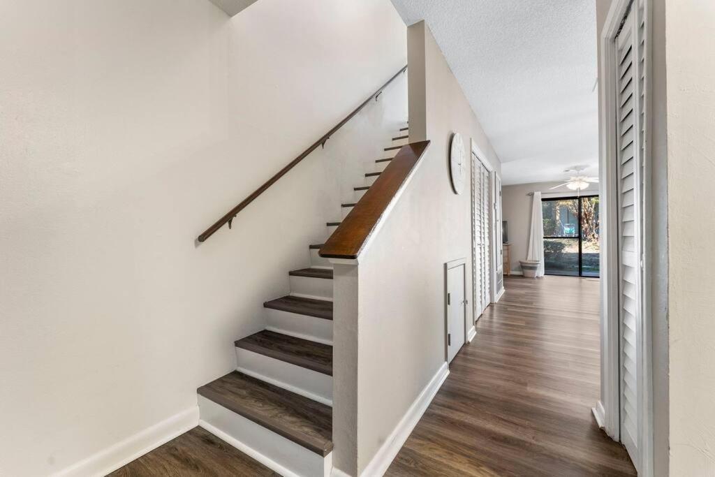 Apartment Across From West End Beach! Pet Friendly! Panama City Beach