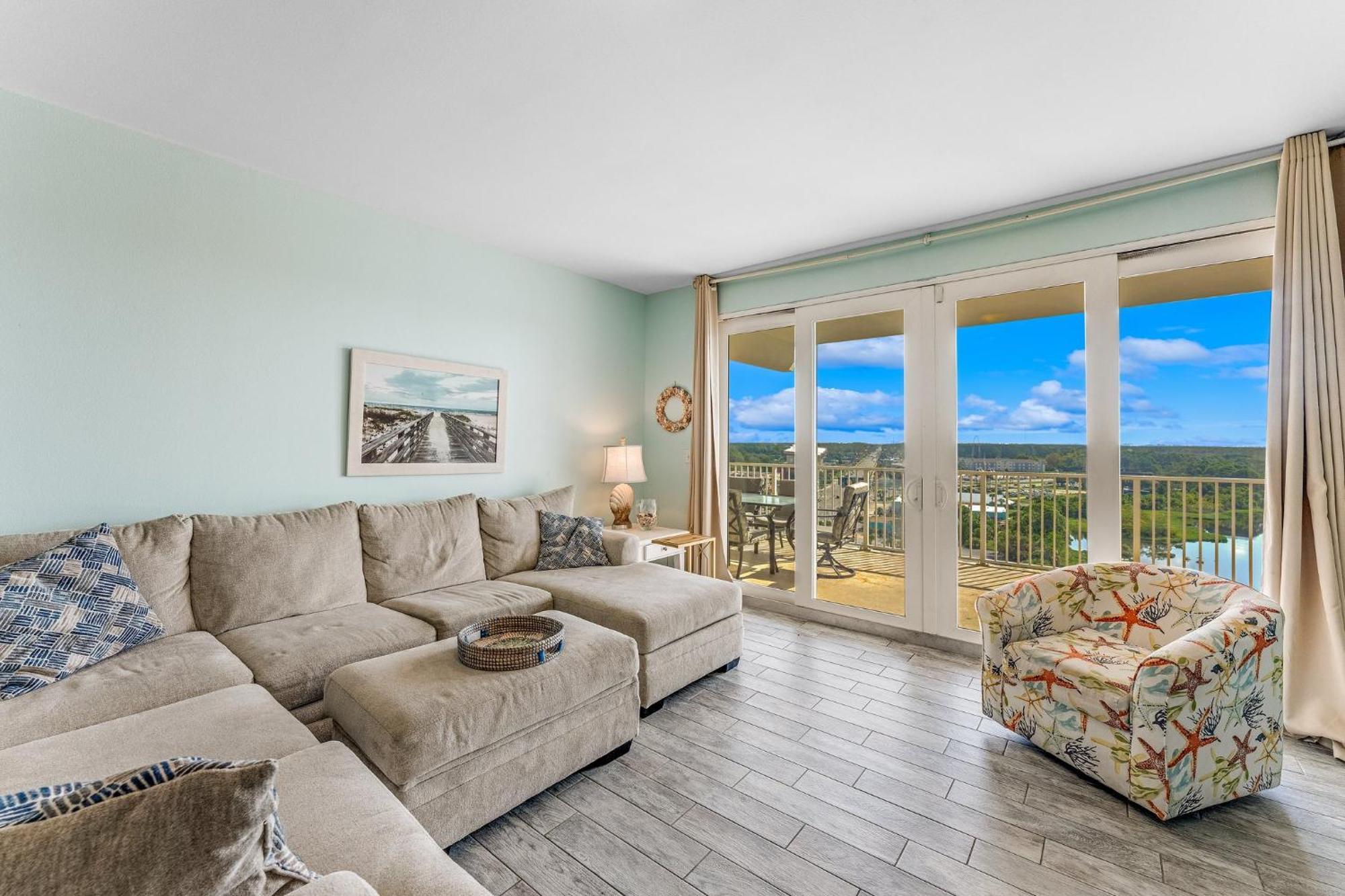Laketown Wharf 1034 *