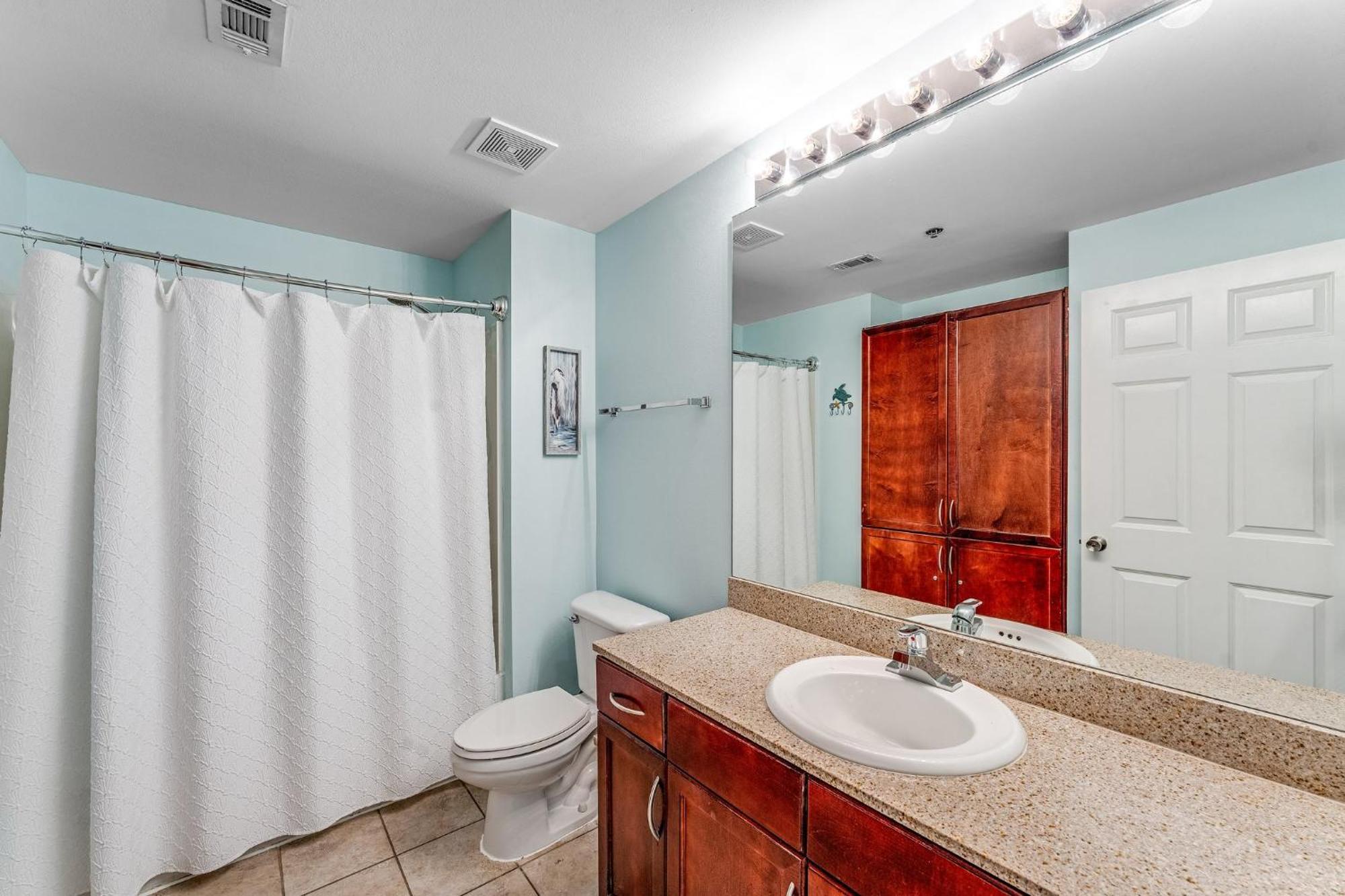 Apartment Laketown Wharf 1034