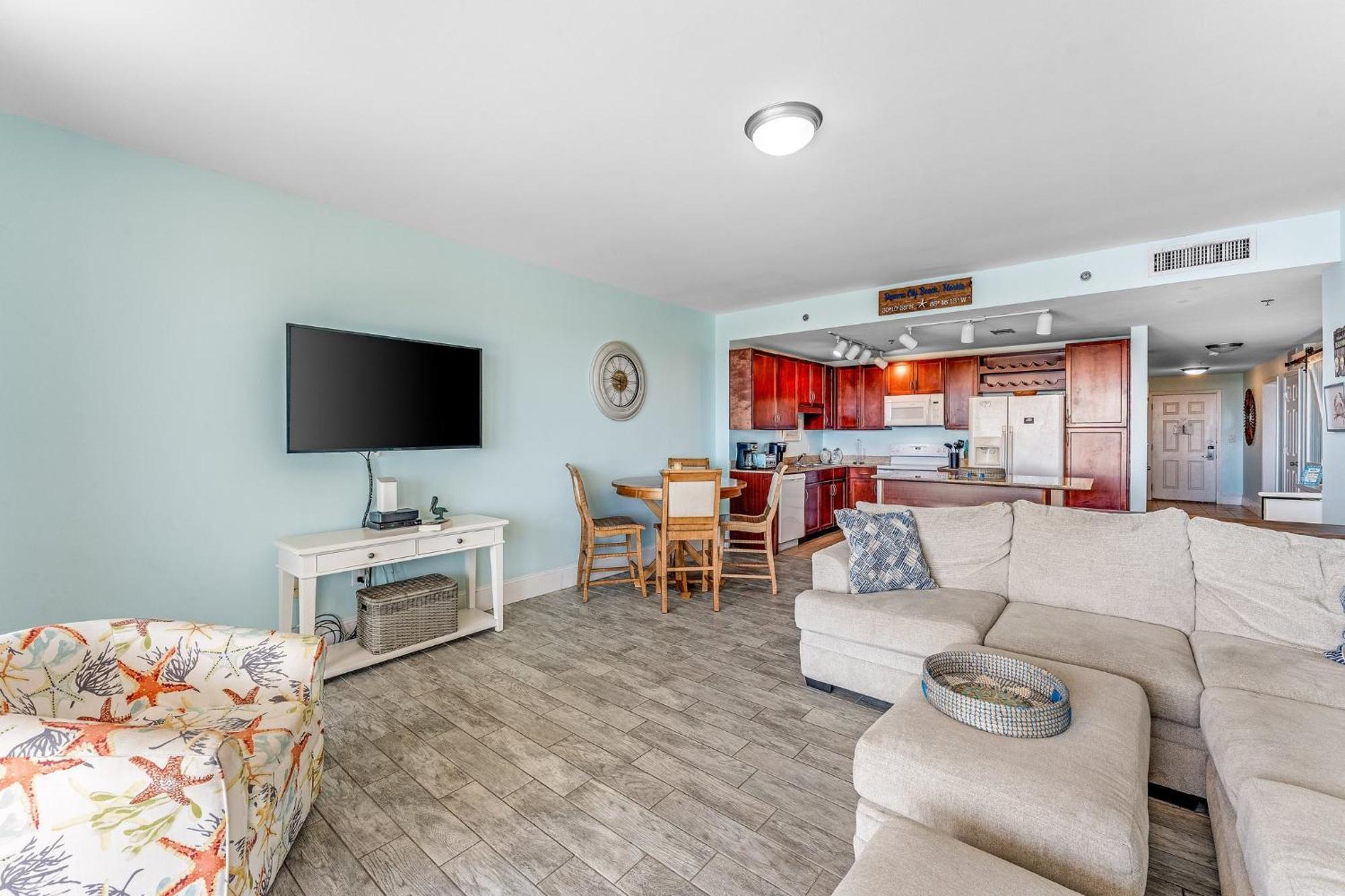 Laketown Wharf 1034 Apartment