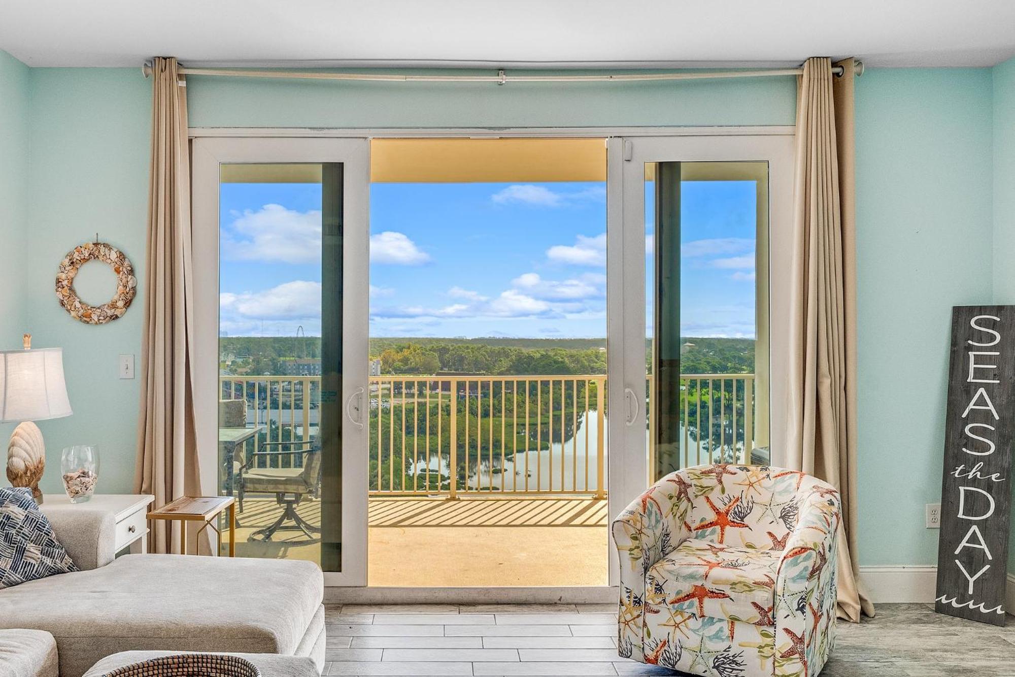 Laketown Wharf 1034 *