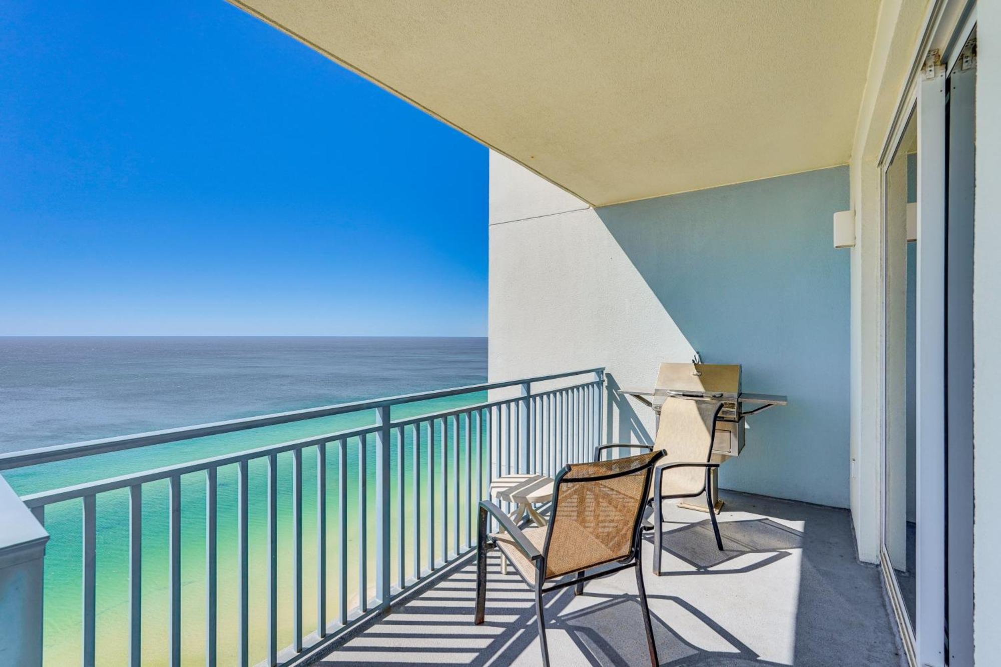 Beachfront Panama Walk To Pier Park! Apartment