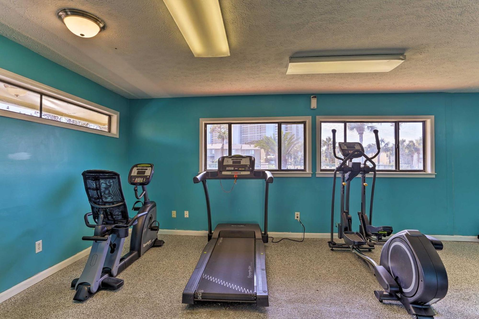 Resort-style Pcb Townhome Access And Pools!