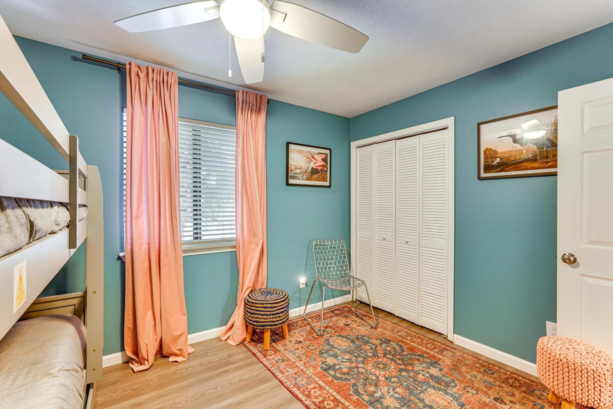 Resort-style Pcb Townhome Access And Pools! *