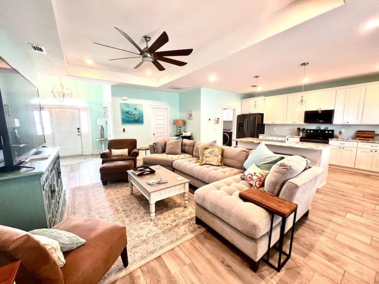 Holiday home With Pool And Golf Cart - Walk To The - Pcb *