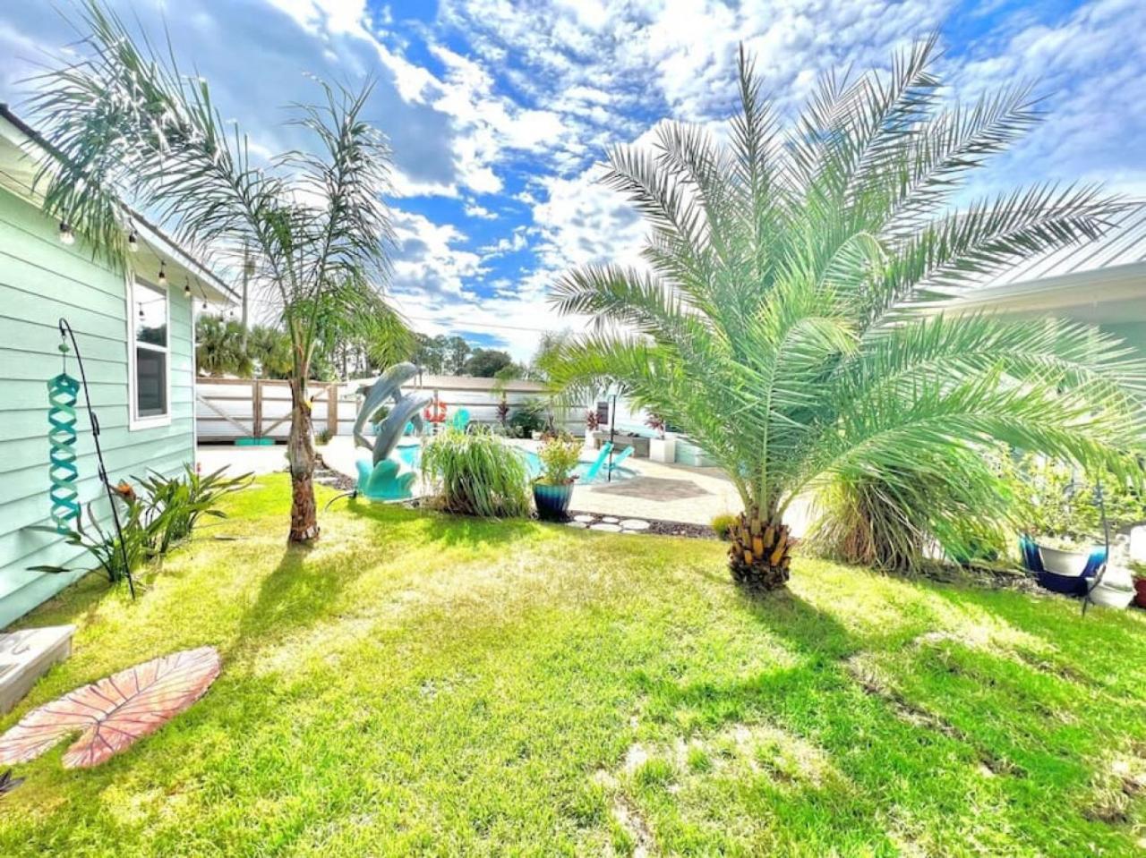With Pool And Golf Cart - Walk To The - Pcb