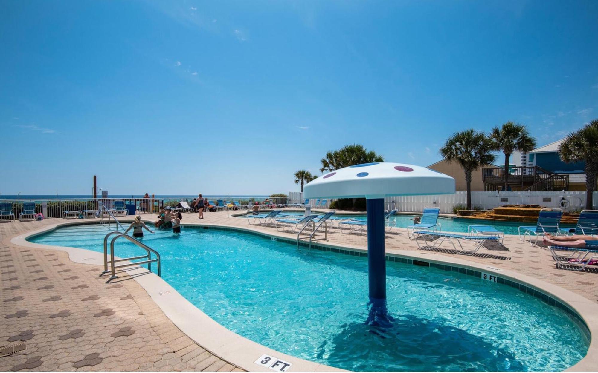 Beachfront Retreat! Family Friendly 1bd Getaway! By Dolce Getaways Pcb! Apartment *