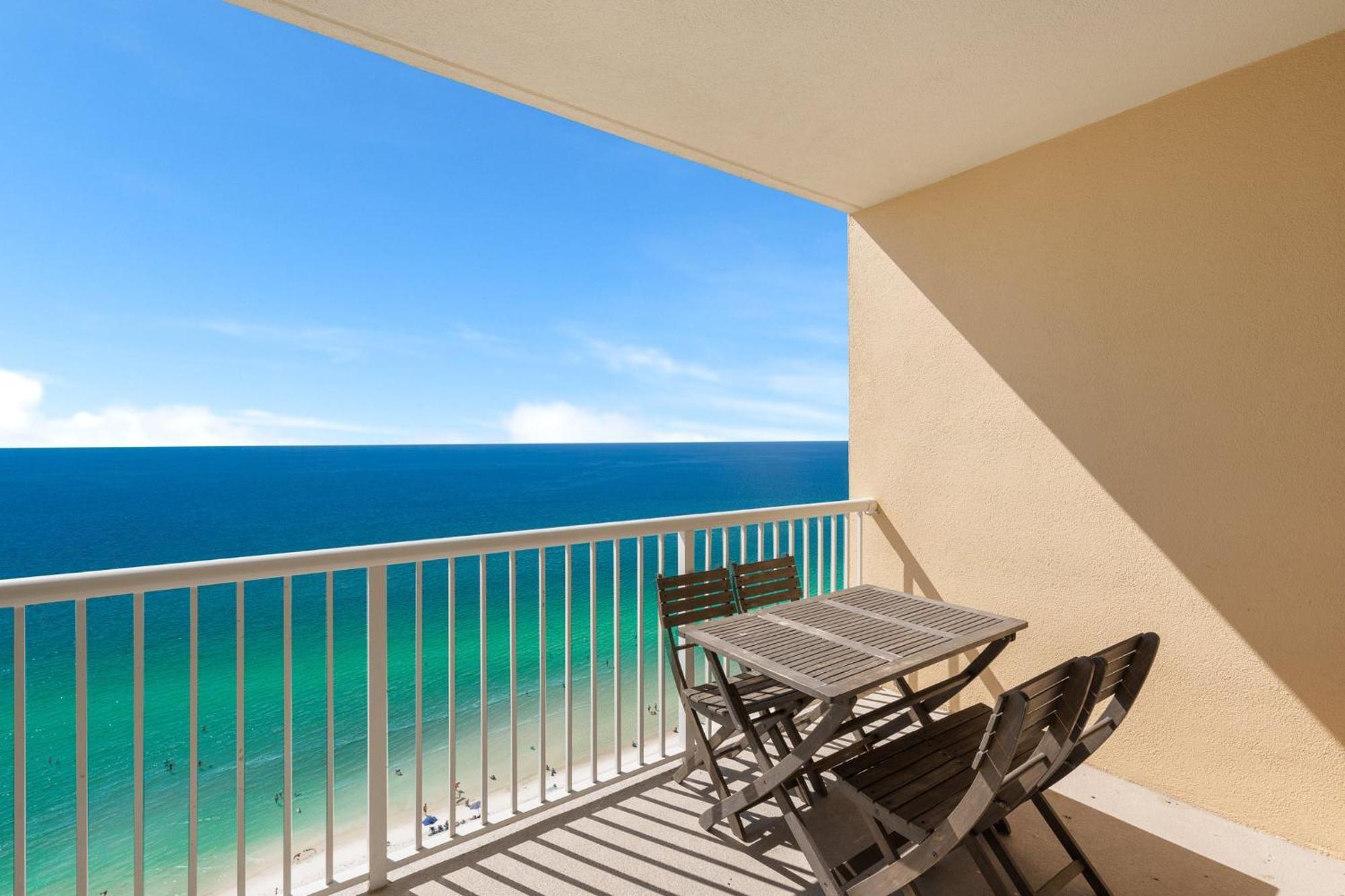 Beachfront Retreat! Family Friendly 1bd Getaway! By Dolce Getaways Pcb! * Panama City Beach