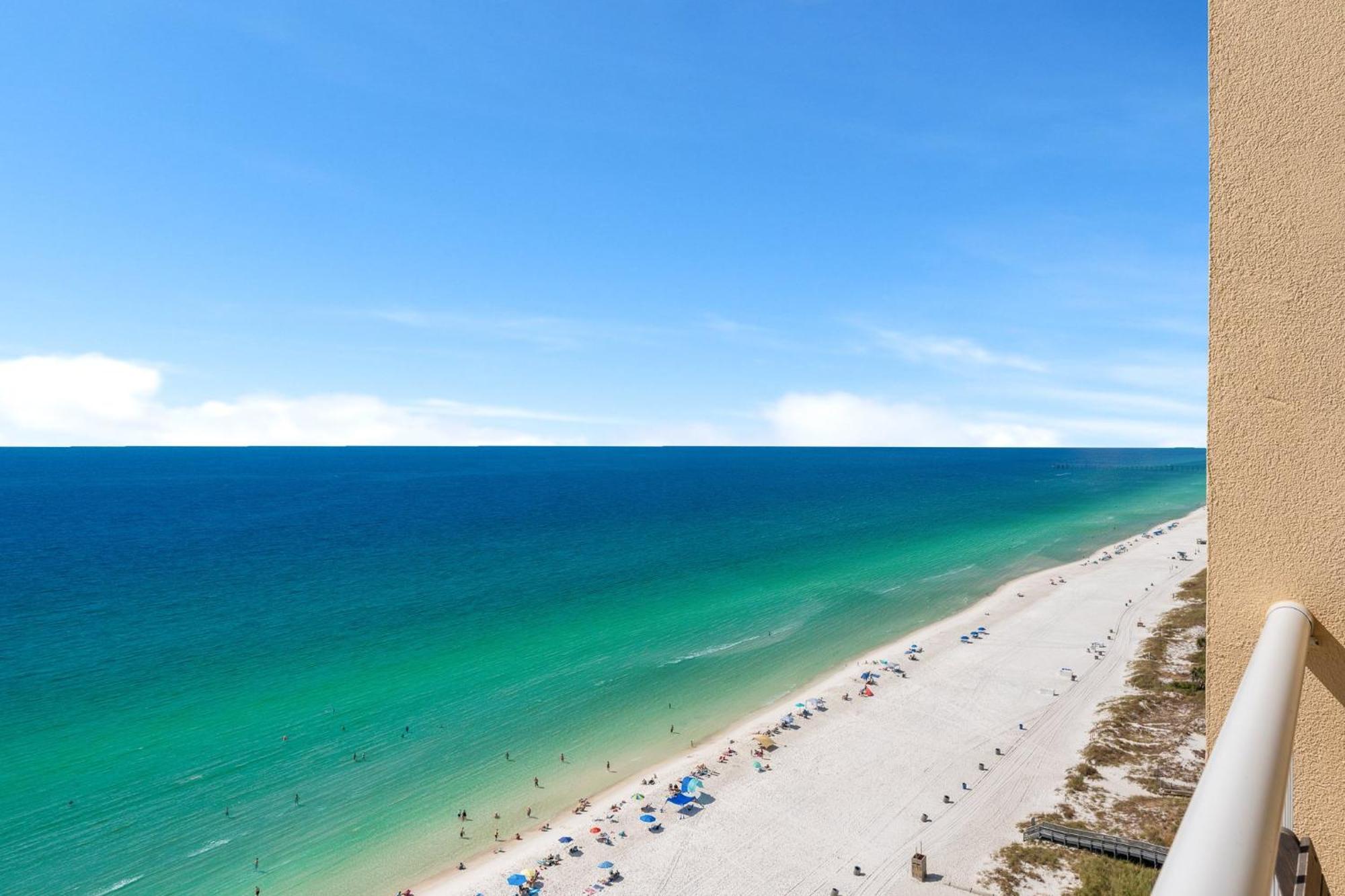 Beachfront Retreat! Family Friendly 1bd Getaway! By Dolce Getaways Pcb! Apartment