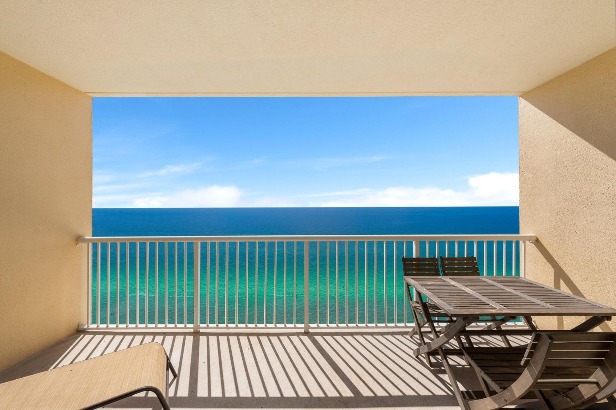 Apartment Beachfront Retreat! Family Friendly 1bd Getaway! By Dolce Getaways Pcb! Panama City Beach