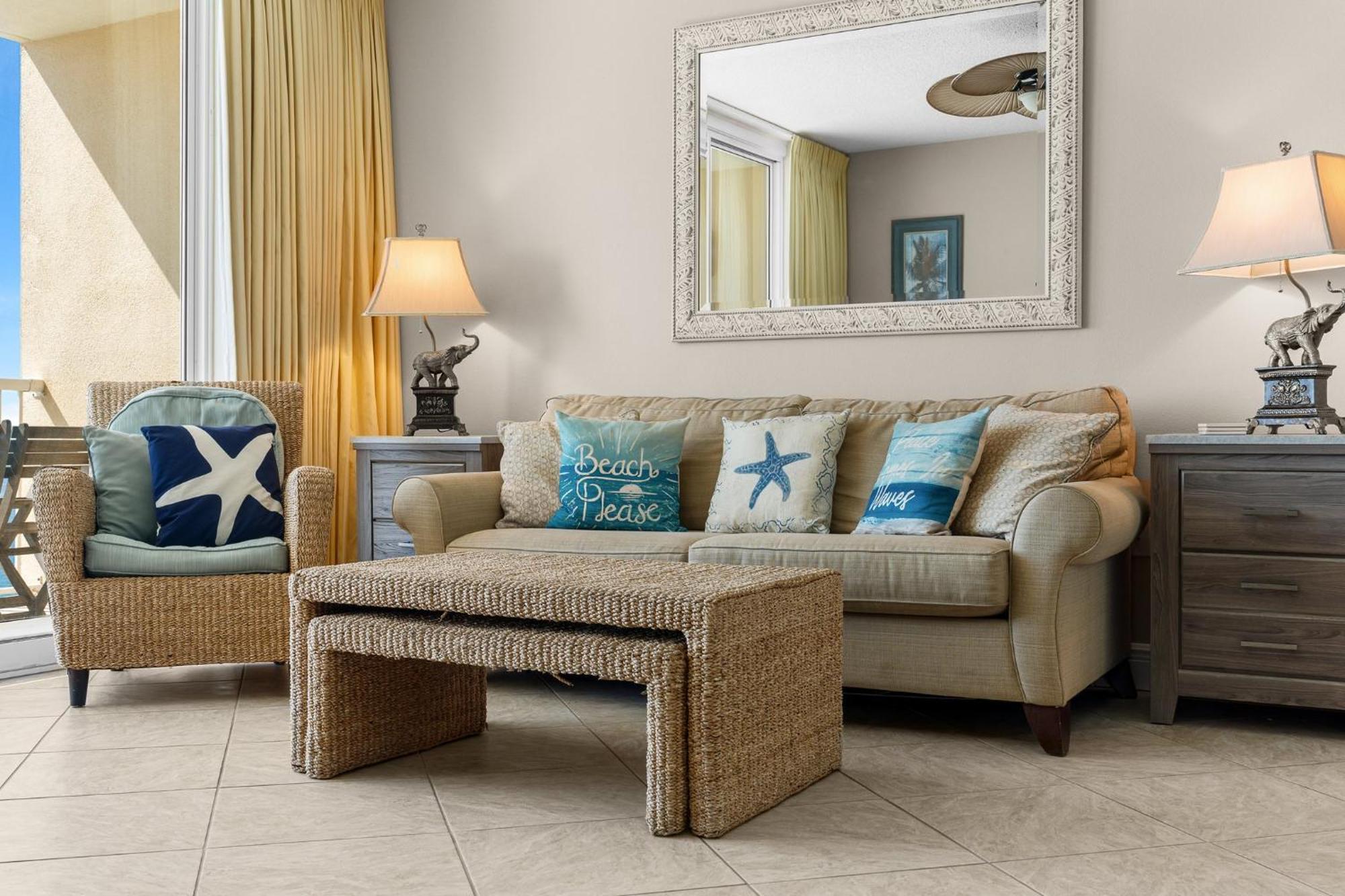Beachfront Retreat! Family Friendly 1bd Getaway! By Dolce Getaways Pcb! Apartment