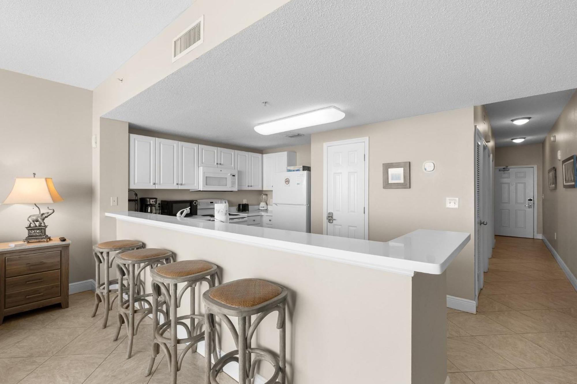 Beachfront Retreat! Family Friendly 1bd Getaway! By Dolce Getaways Pcb! Apartment Panama City Beach