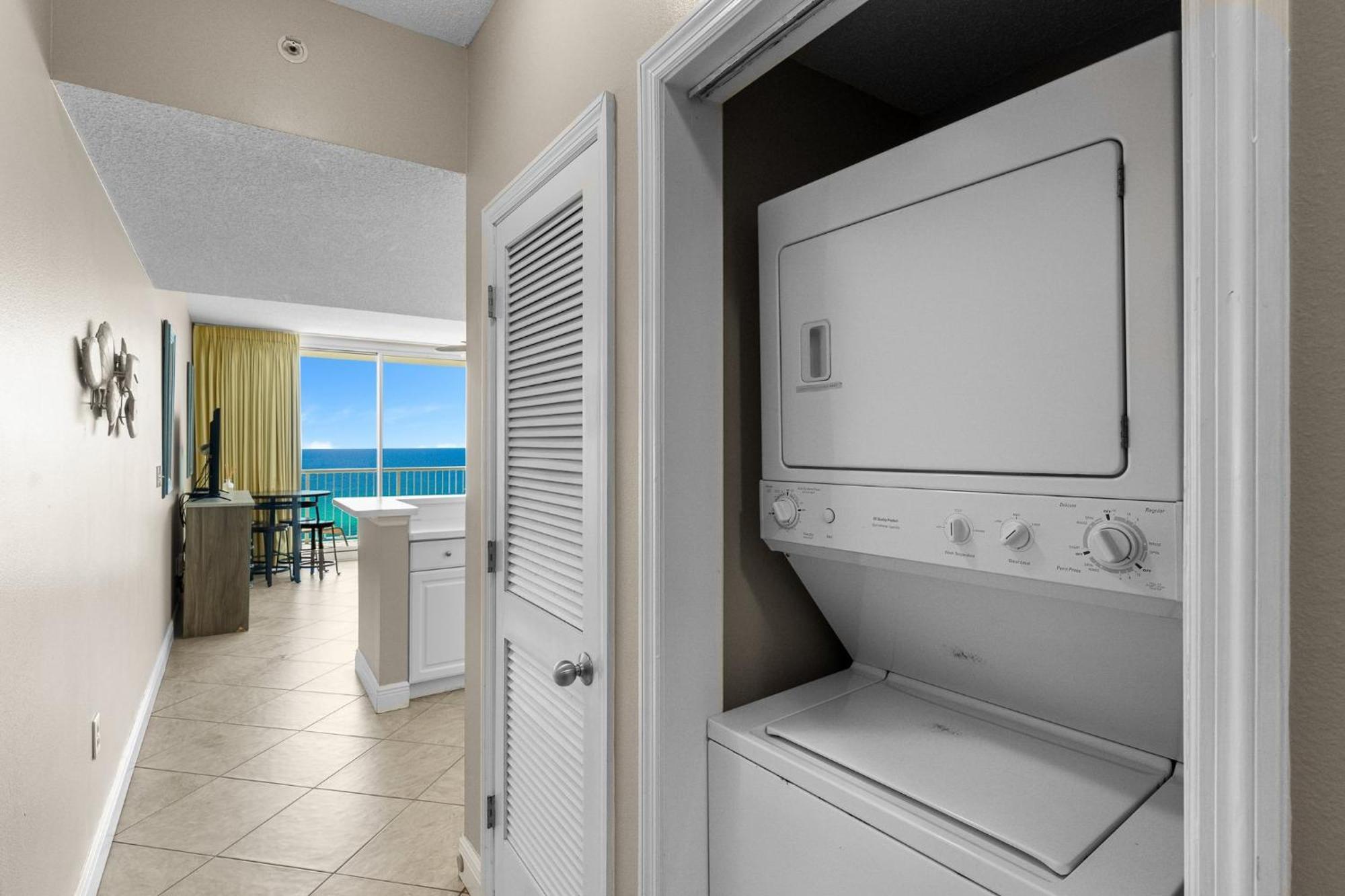 Beachfront Retreat! Family Friendly 1bd Getaway! By Dolce Getaways Pcb! Panama City Beach
