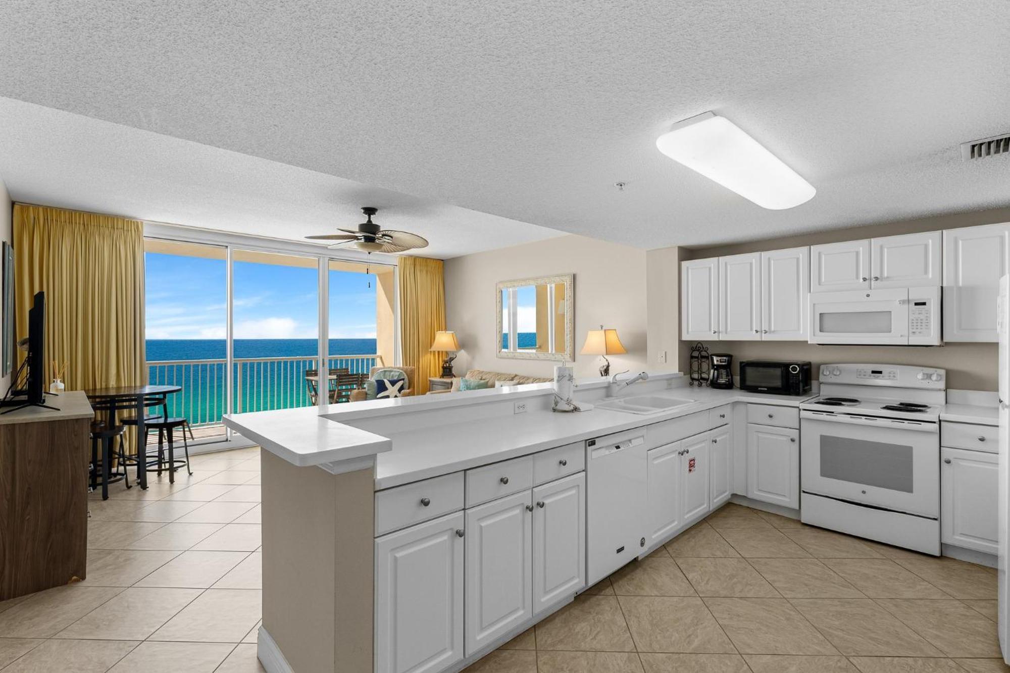 Beachfront Retreat! Family Friendly 1bd Getaway! By Dolce Getaways Pcb! * Panama City Beach