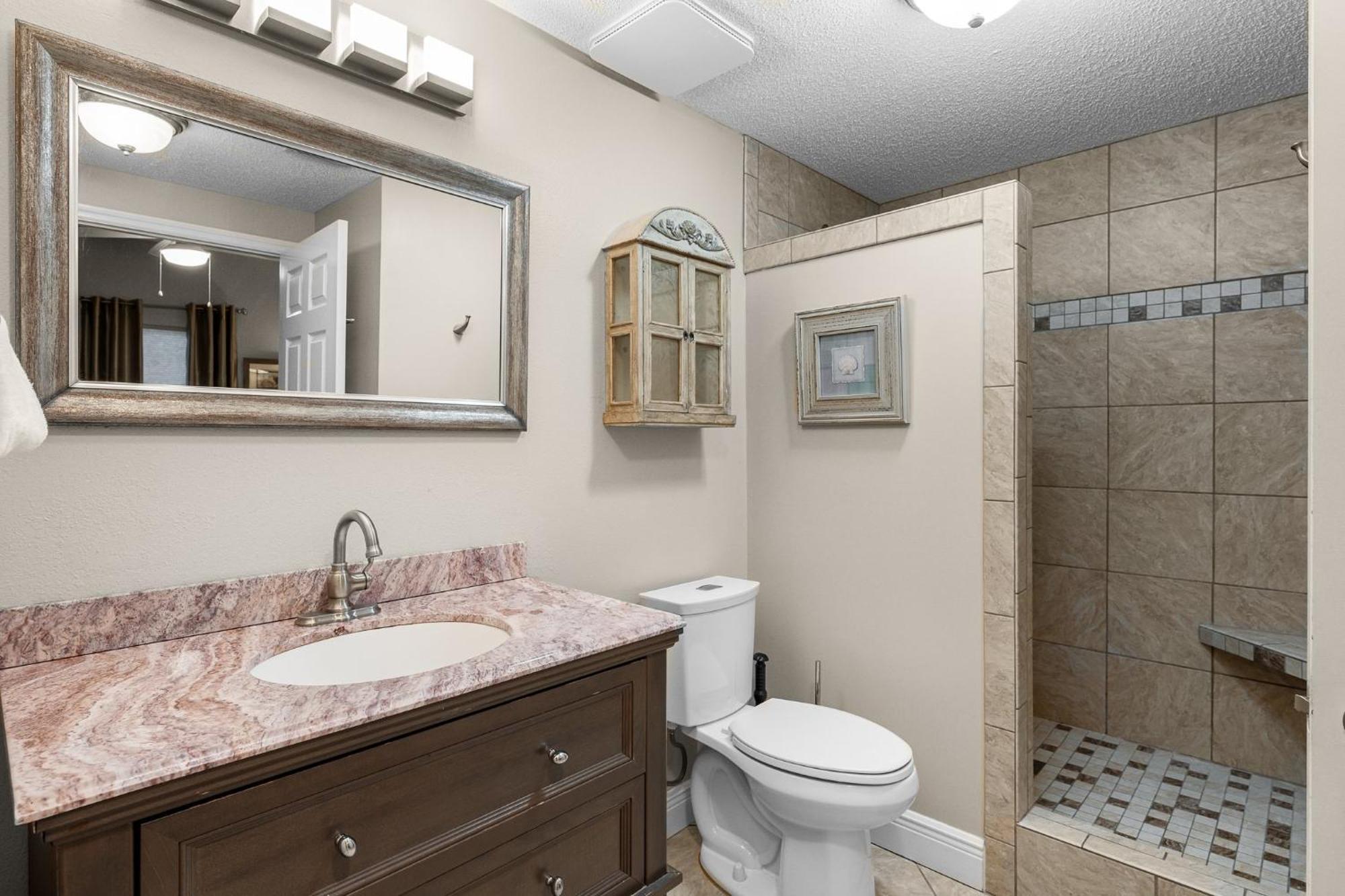 Beachfront Retreat! Family Friendly 1bd Getaway! By Dolce Getaways Pcb! Panama City Beach