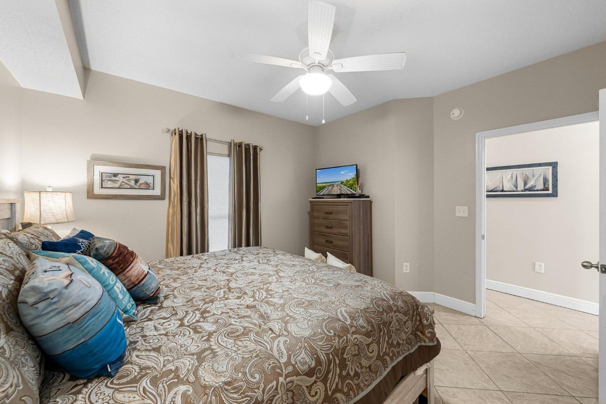 Beachfront Retreat! Family Friendly 1bd Getaway! By Dolce Getaways Pcb! *