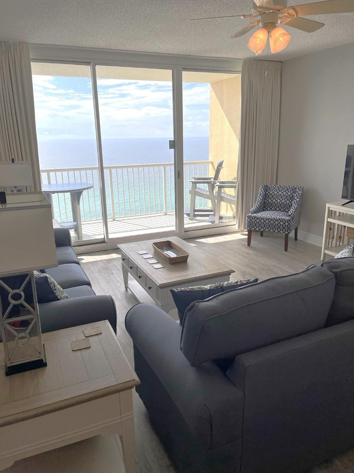 Apartment Majestic Blue Dolphin