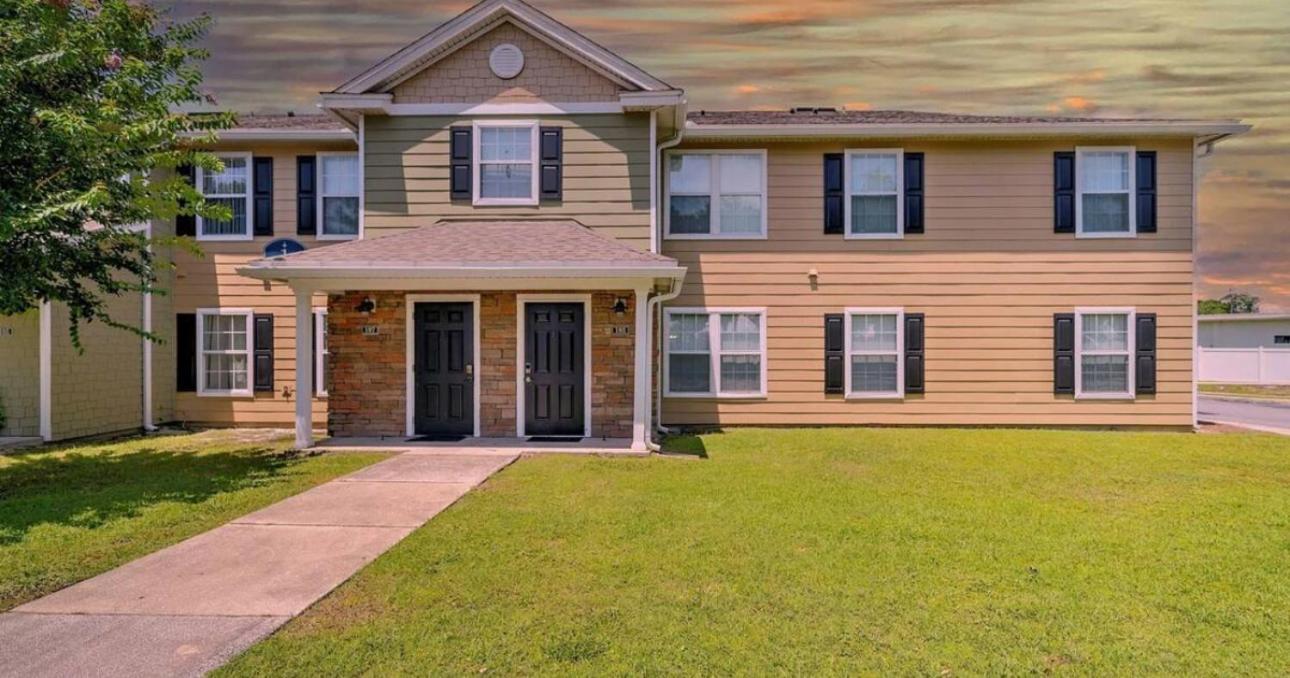 Apartment House That Sleeps 14 With Pool, Gym, Access Panama City Beach
