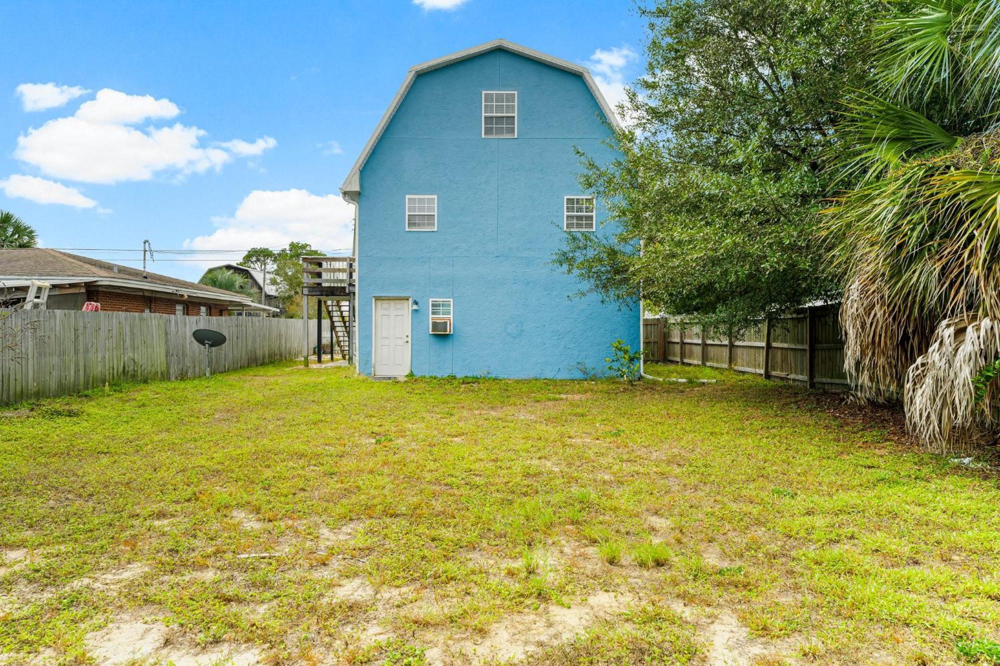 Holiday home Spacious With Stylish, Modern Decor Throughout! By Dolce Getaways Pcb