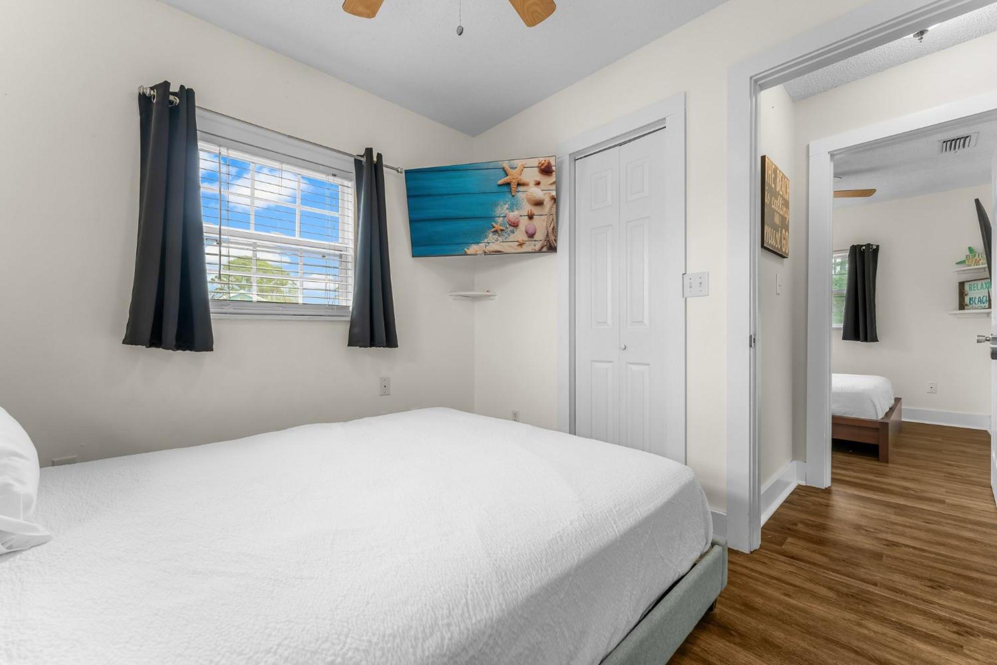 Spacious With Stylish, Modern Decor Throughout! By Dolce Getaways Pcb *