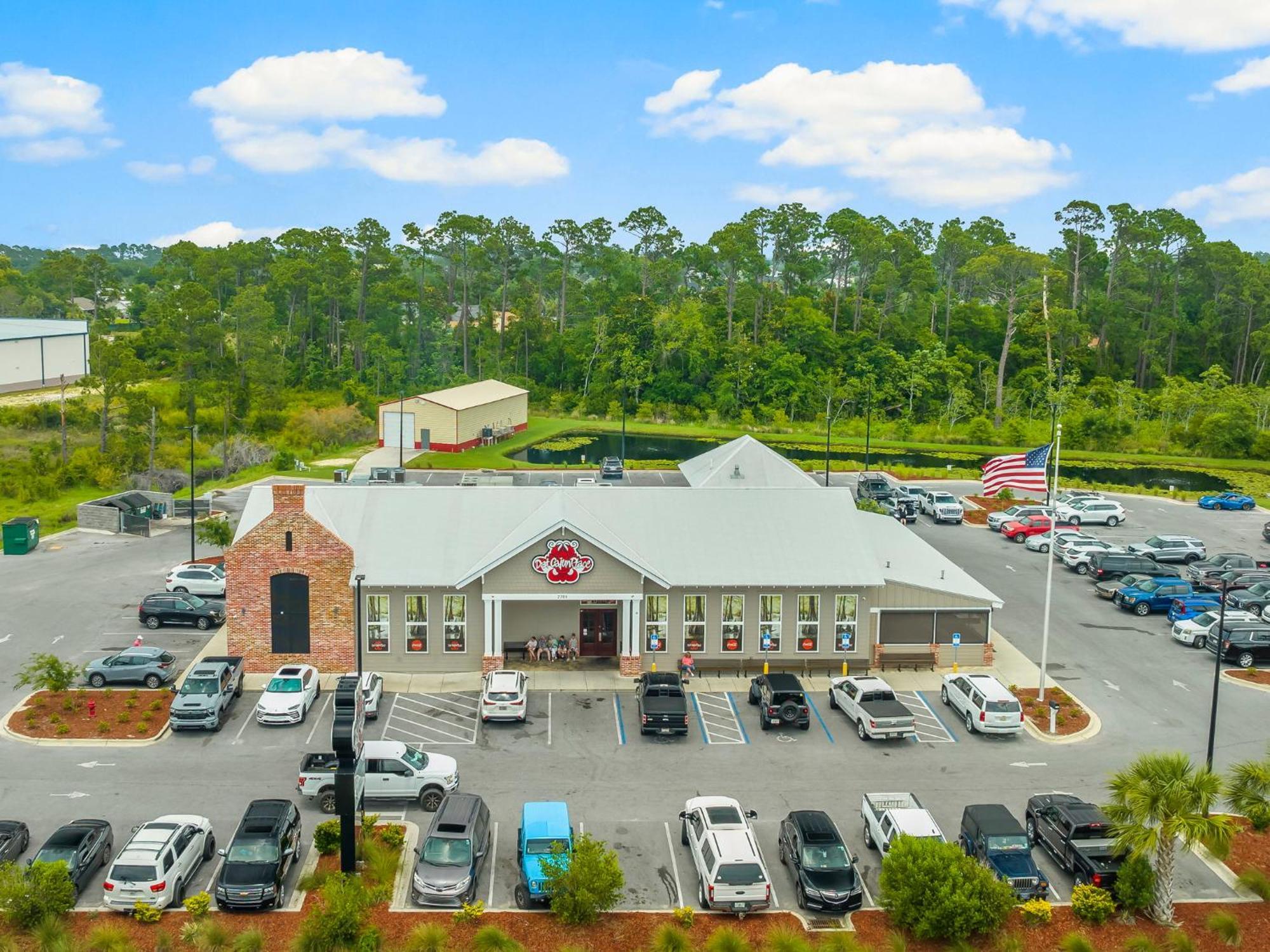 Spacious With Stylish, Modern Decor Throughout! By Dolce Getaways Pcb