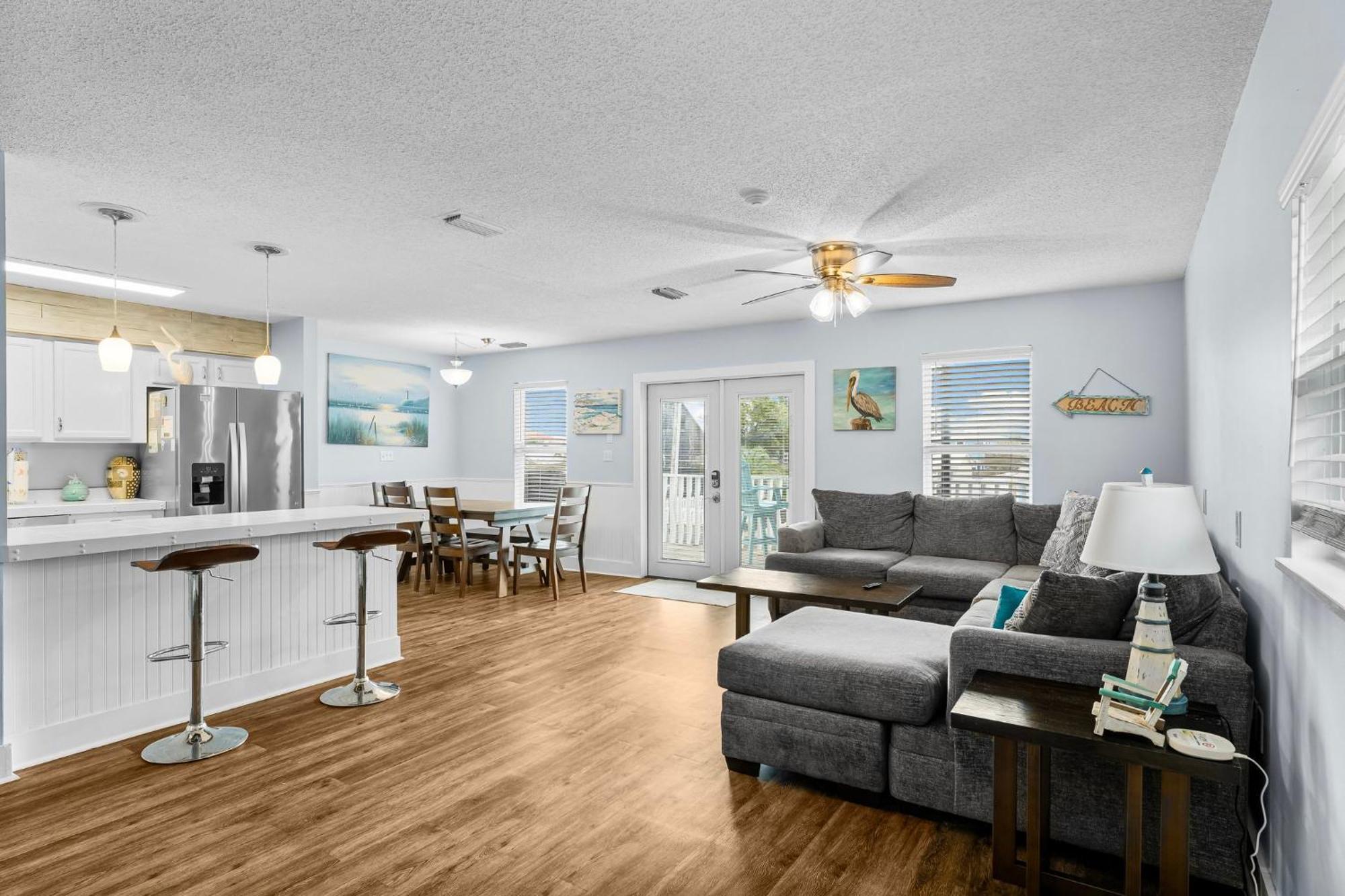 Spacious With Stylish, Modern Decor Throughout! By Dolce Getaways Pcb Holiday home *