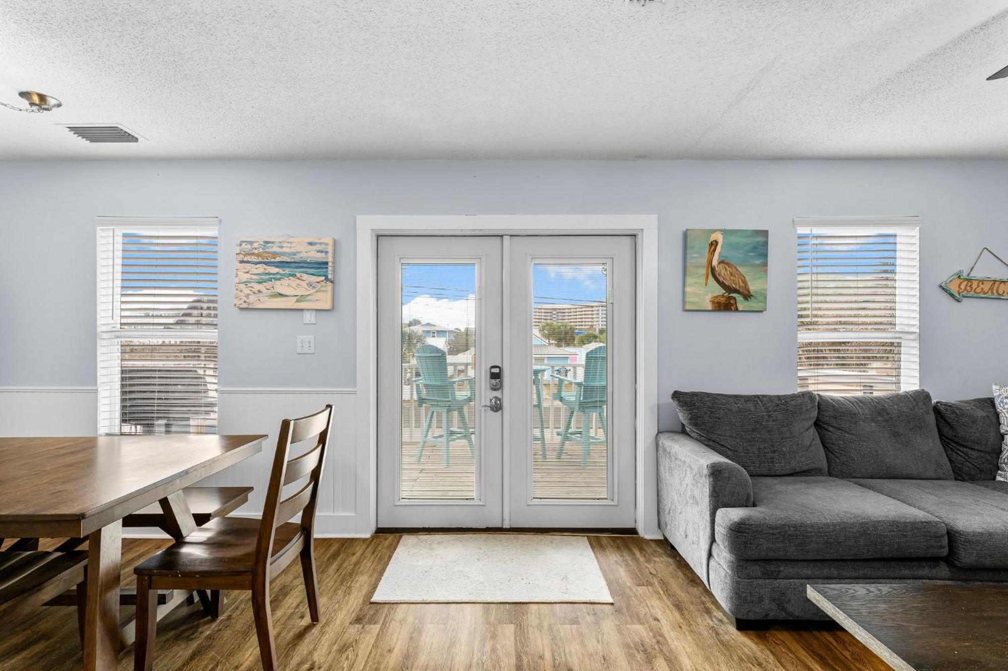 Holiday home Spacious With Stylish, Modern Decor Throughout! By Dolce Getaways Pcb