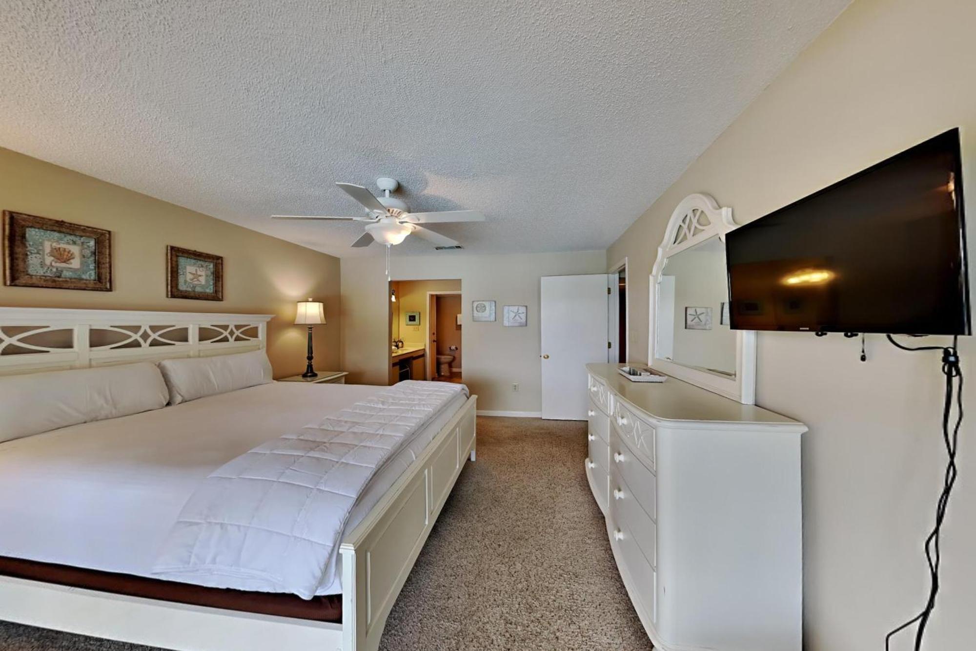 Edgewater 2407 Apartment