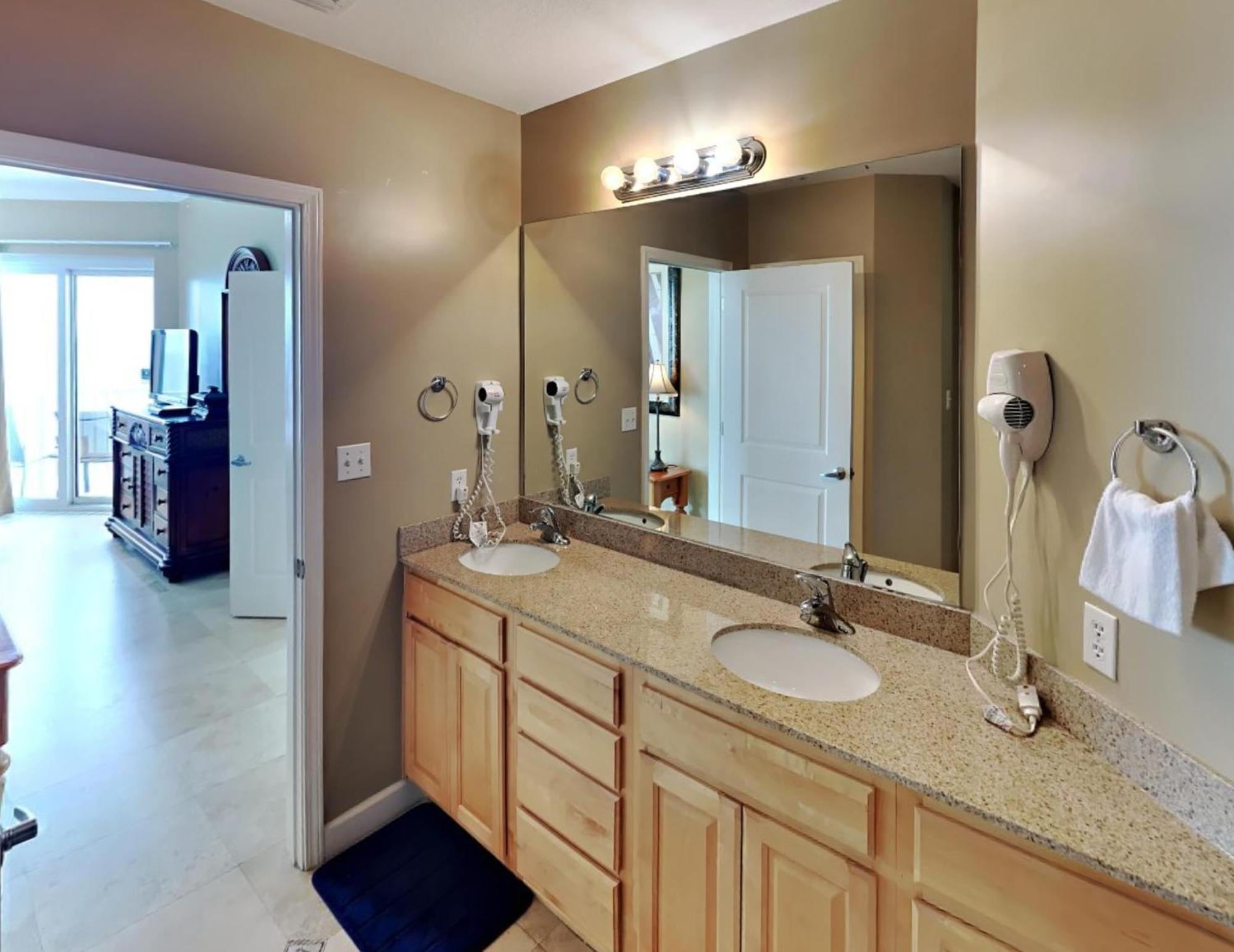 Grandview East 1305