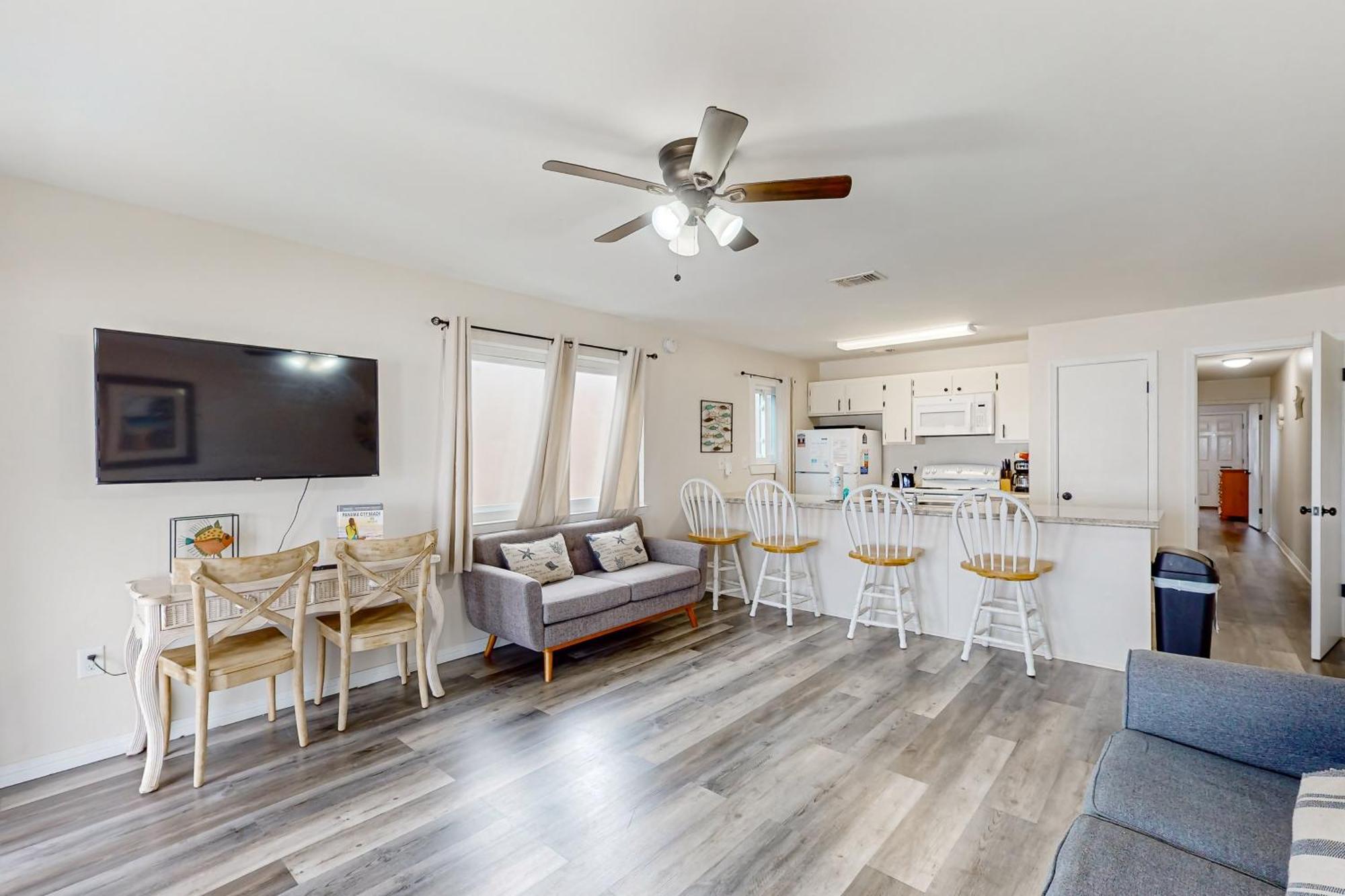 Apartment Front Retreat D2