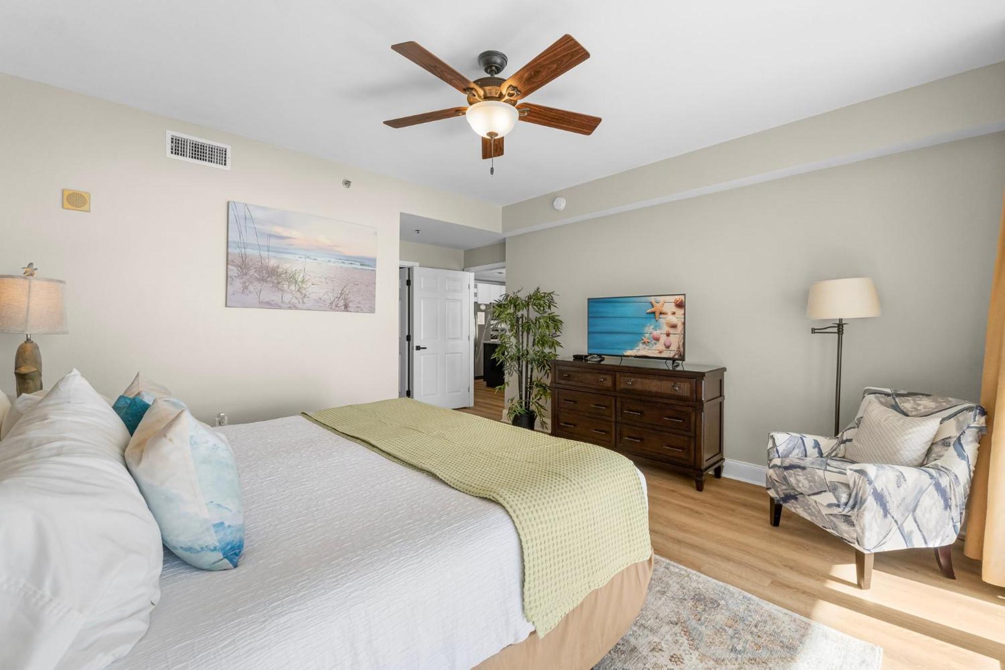 Apartment Spacious 4bd Gulfview Condo! 5 Pools! Free Chairs! By Dolce Getaways Panama City Beach